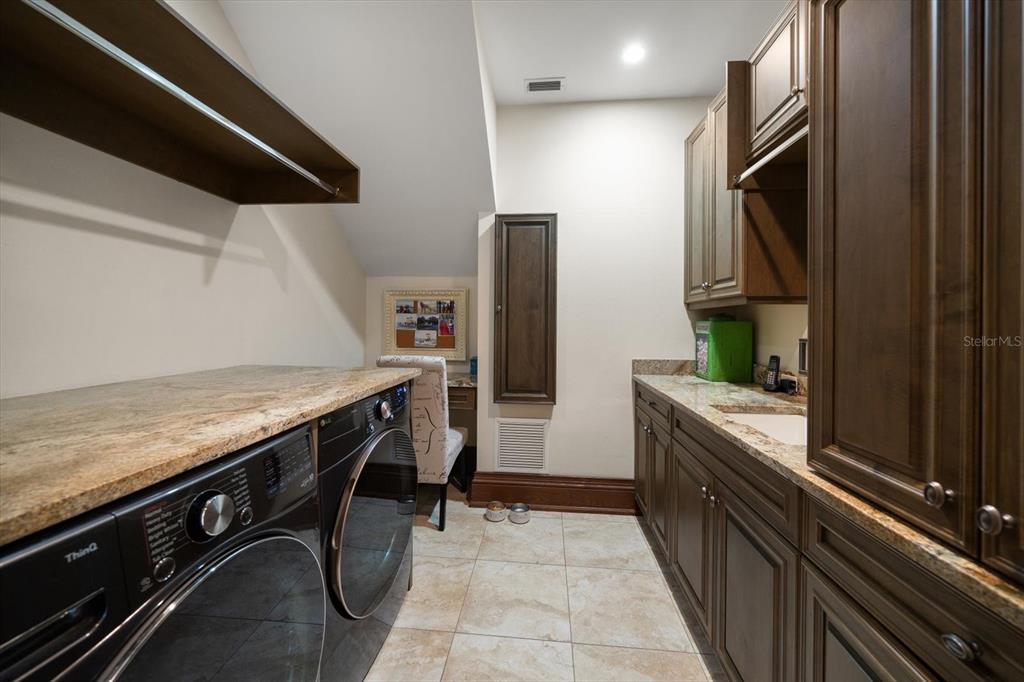 Largo, Florida, 33774, United States, 5 Bedrooms Bedrooms, ,7 BathroomsBathrooms,Residential,For Sale,1876225