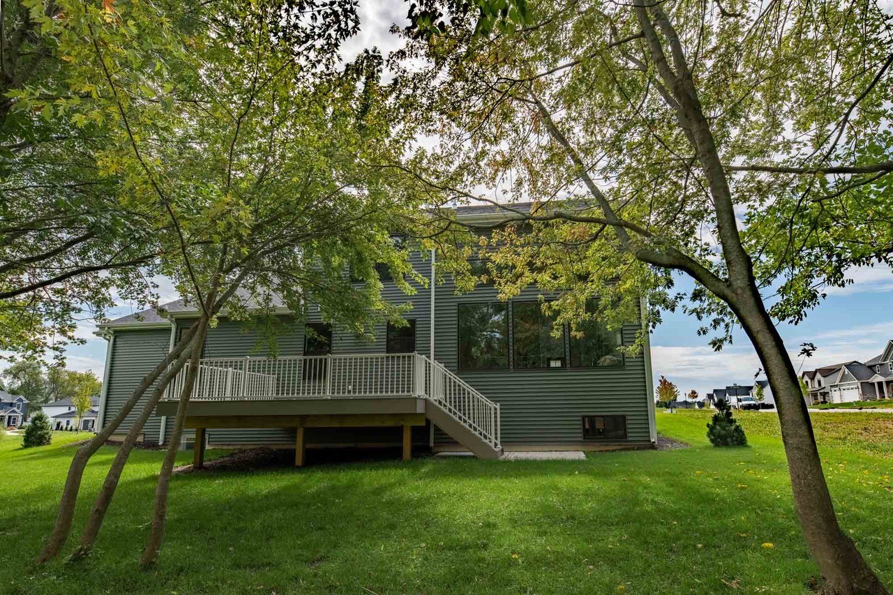 Valparaiso, Indiana, 46383, United States, 4 Bedrooms Bedrooms, ,4 BathroomsBathrooms,Residential,For Sale,1877914