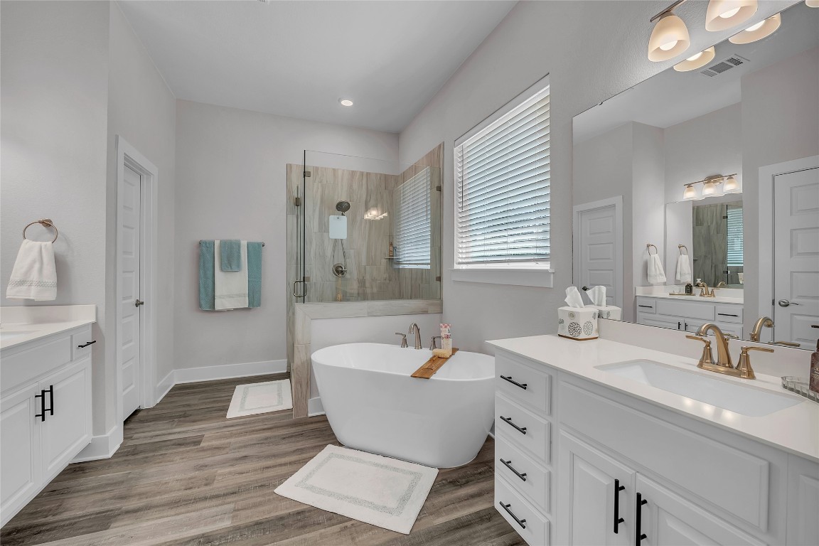 Georgetown, Texas, 78628, United States, 5 Bedrooms Bedrooms, ,5 BathroomsBathrooms,Residential,For Sale,1969205