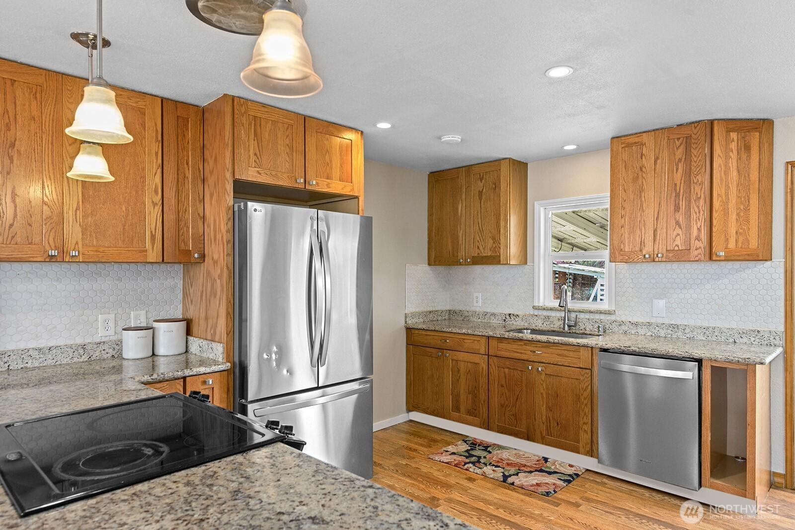 MARYSVILLE, Washington, 98271, United States, 3 Bedrooms Bedrooms, ,1 BathroomBathrooms,Residential,For Sale,1989139