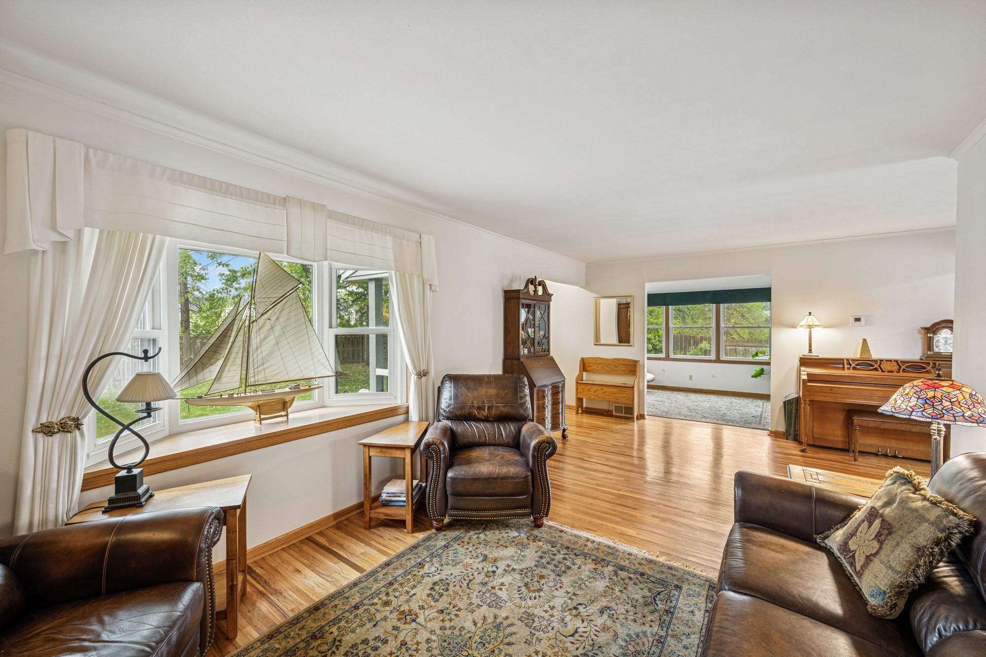 Minnetonka, Minnesota, 55345, United States, 3 Bedrooms Bedrooms, ,1 BathroomBathrooms,Residential,For Sale,1902041