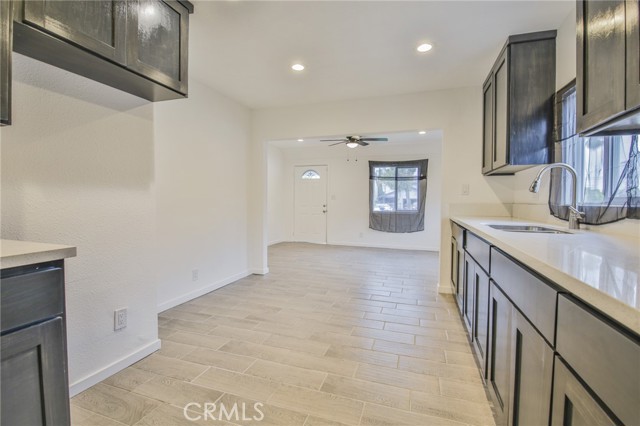 Los Angeles, California, 90003, United States, 5 Bedrooms Bedrooms, ,Residential,For Sale,1889512