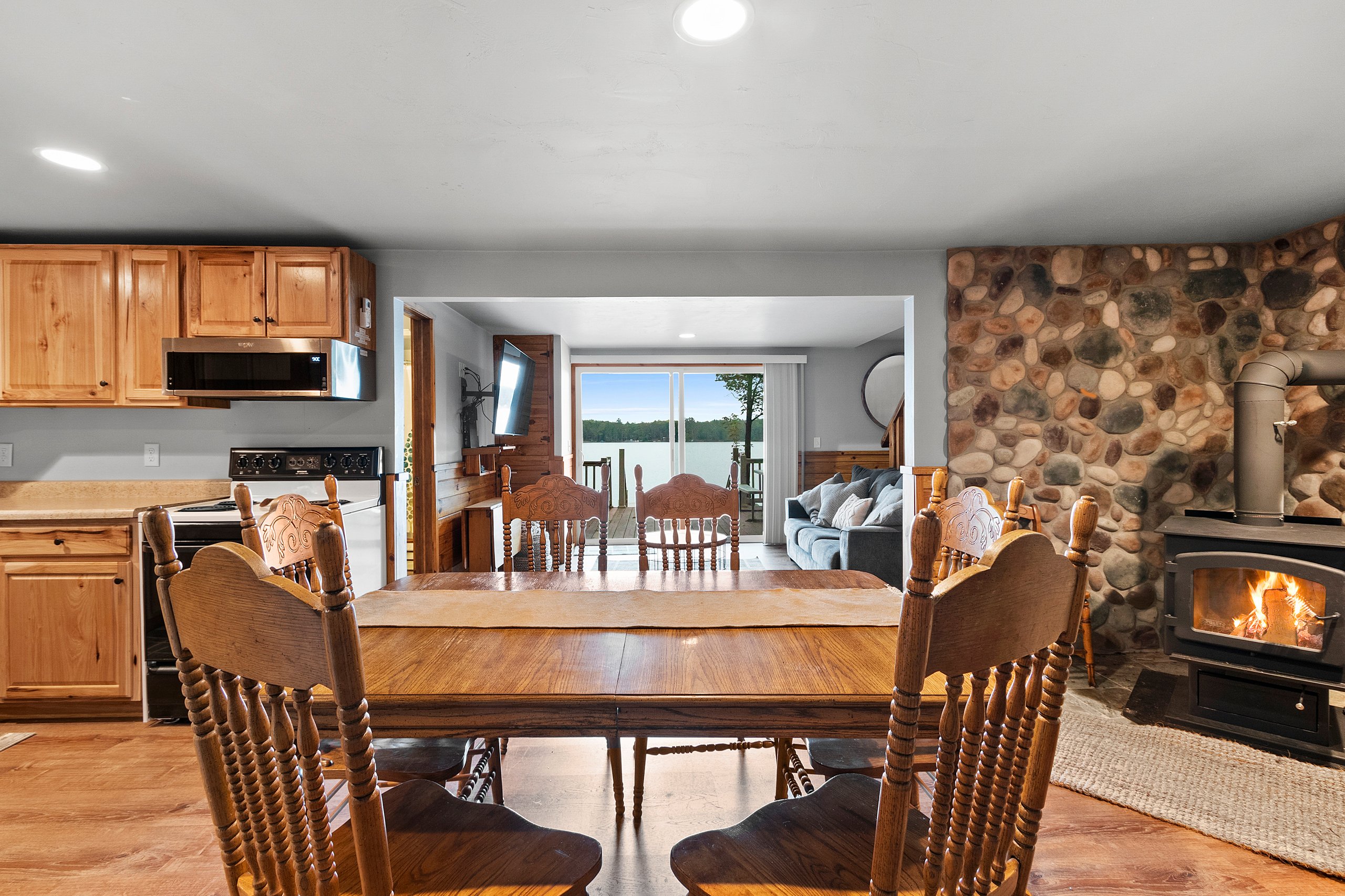 Lakewood, Wisconsin, 54138, United States, 3 Bedrooms Bedrooms, ,1 BathroomBathrooms,Residential,For Sale,1948310