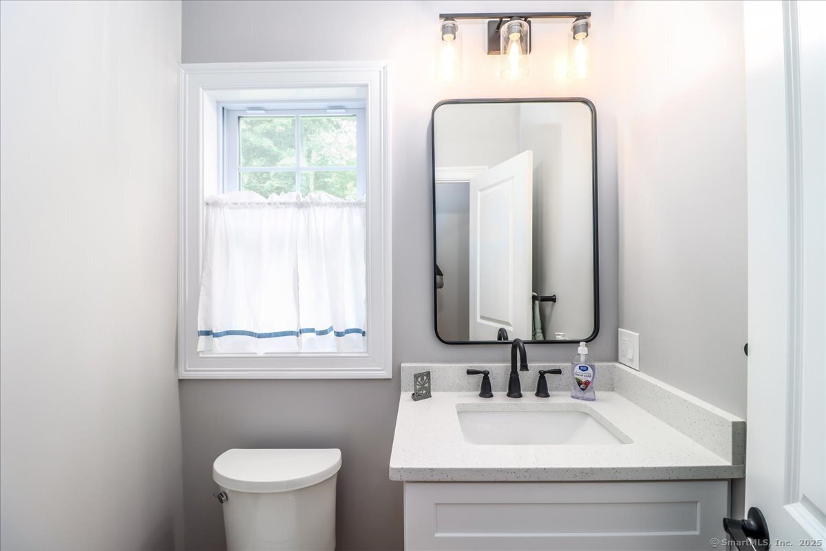 New Milford, Connecticut, 06776, United States, 2 Bedrooms Bedrooms, ,3 BathroomsBathrooms,Residential,For Sale,1875818