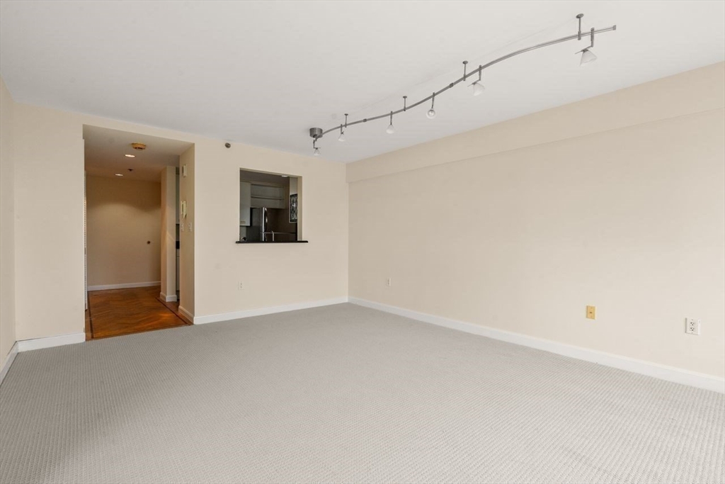 Cambridge, Massachusetts, 02139, United States, 1 Bedroom Bedrooms, ,2 BathroomsBathrooms,Residential,For Sale,1866549
