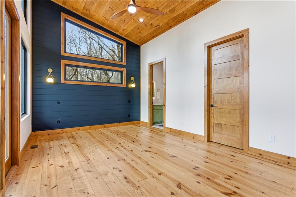 Morganton, Georgia, 30560, United States, 3 Bedrooms Bedrooms, ,4 BathroomsBathrooms,Residential,For Sale,2037777