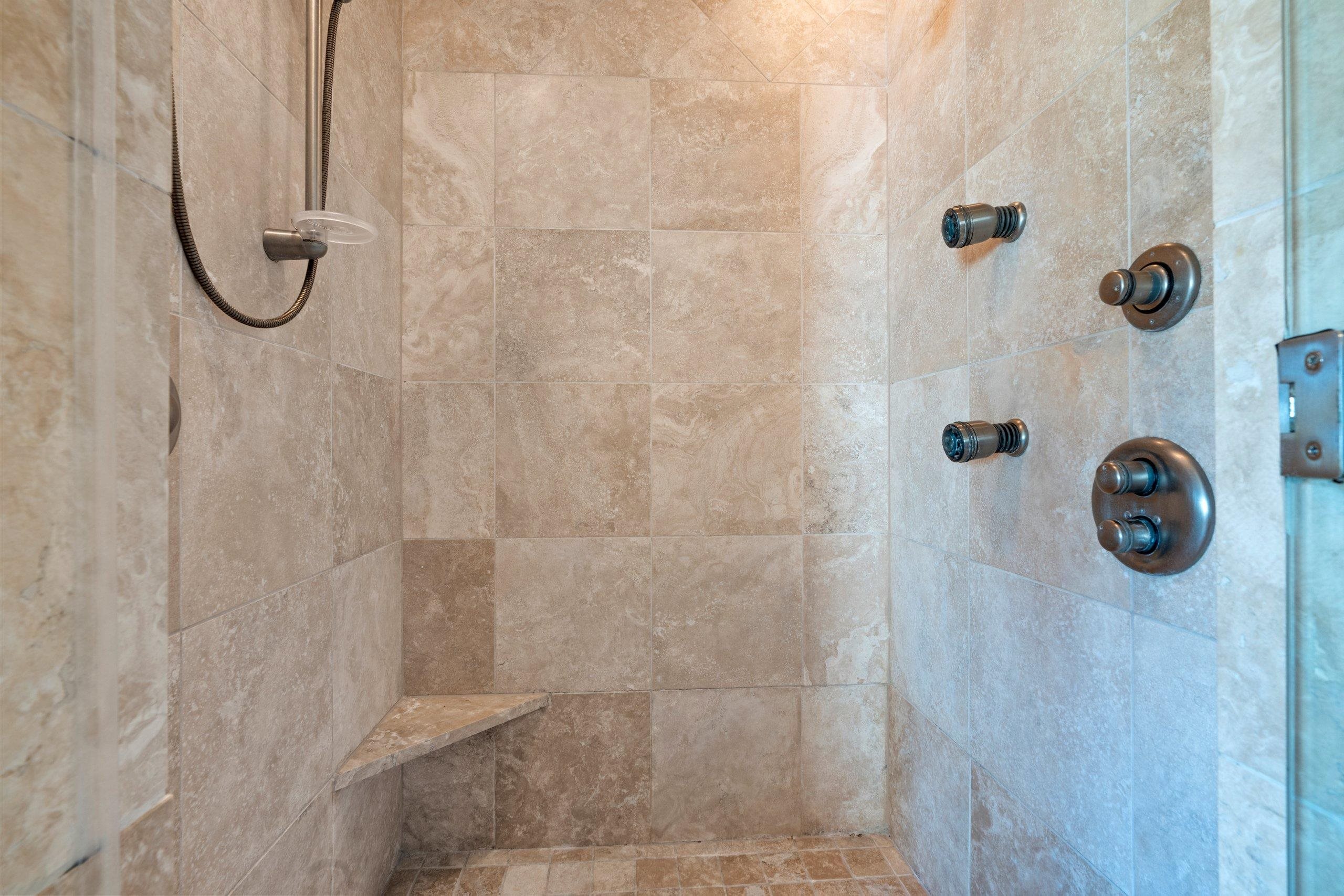 MENASHA, Wisconsin, 54952, United States, 6 Bedrooms Bedrooms, ,5 BathroomsBathrooms,Residential,For Sale,1994548