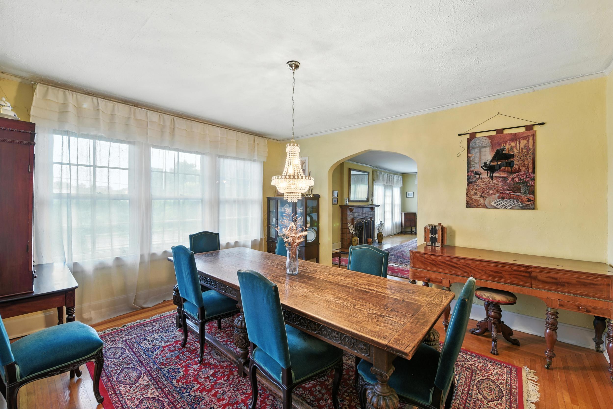 Fort Mitchell, Kentucky, 41017, United States, 3 Bedrooms Bedrooms, ,3 BathroomsBathrooms,Residential,For Sale,1901378