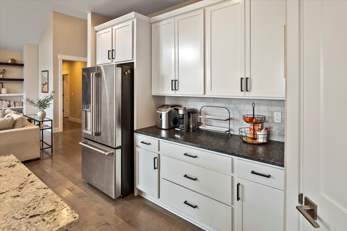 Redmond, Oregon, 97756, United States, 3 Bedrooms Bedrooms, ,3 BathroomsBathrooms,Residential,For Sale,1743690
