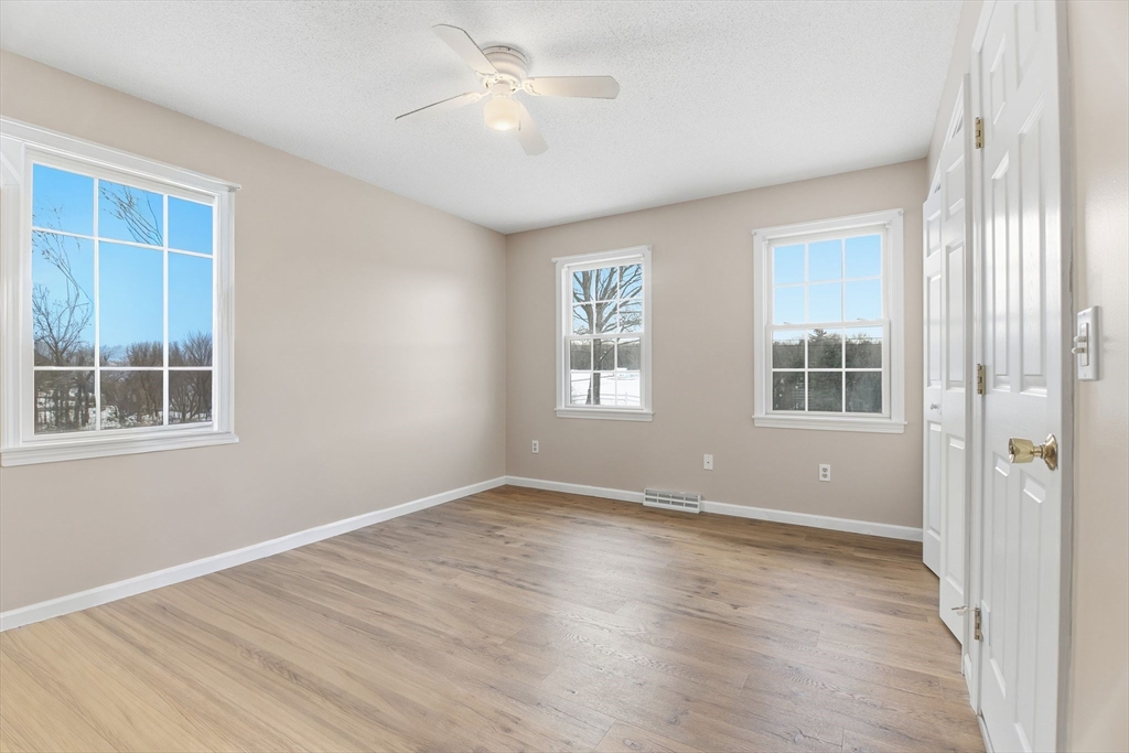 Southwick, Massachusetts, 01077, United States, 4 Bedrooms Bedrooms, ,3 BathroomsBathrooms,Residential,For Sale,2002928