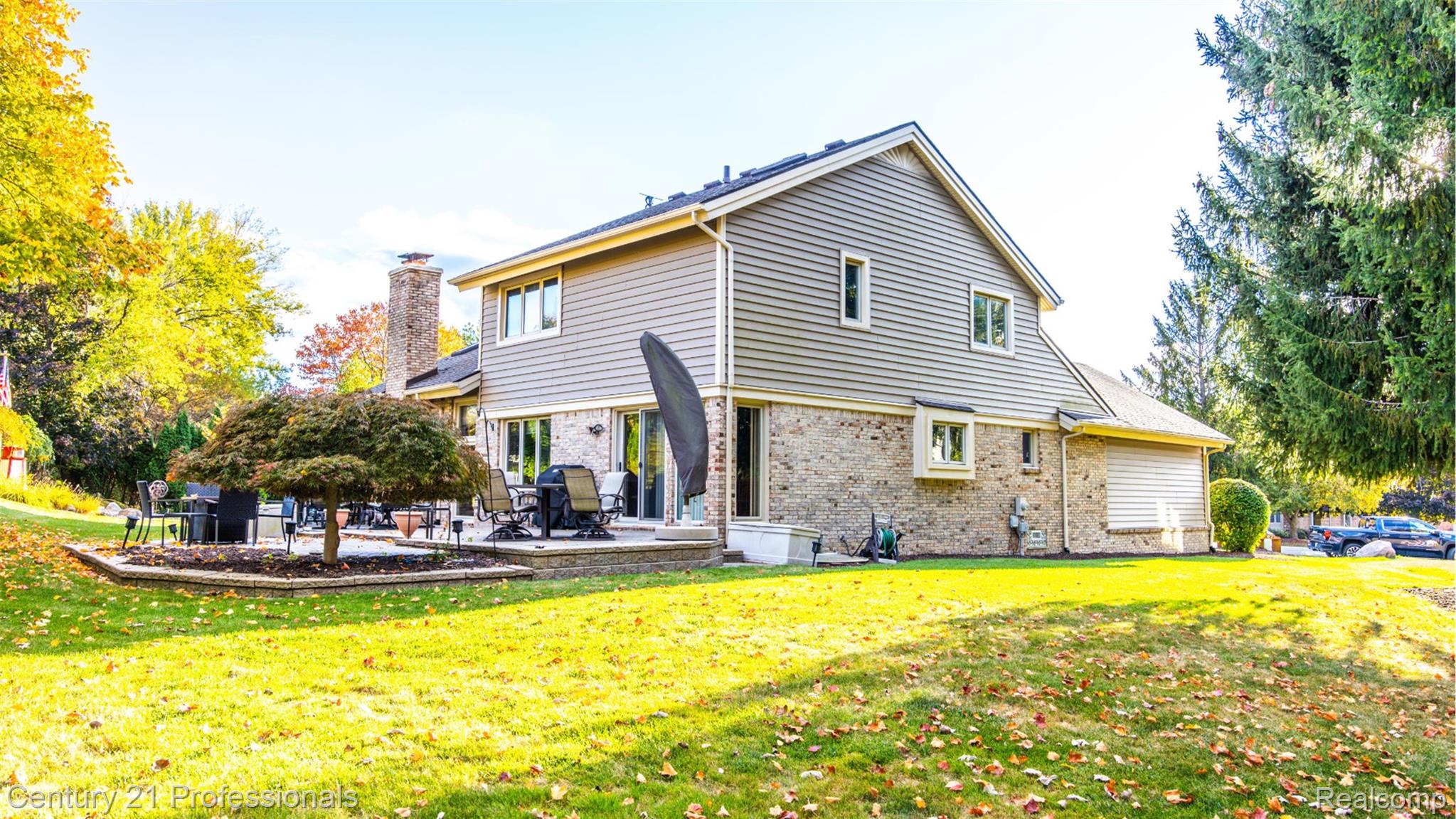 RochesterHills, Michigan, 48309, United States, 4 Bedrooms Bedrooms, ,4 BathroomsBathrooms,Residential,For Sale,1980404