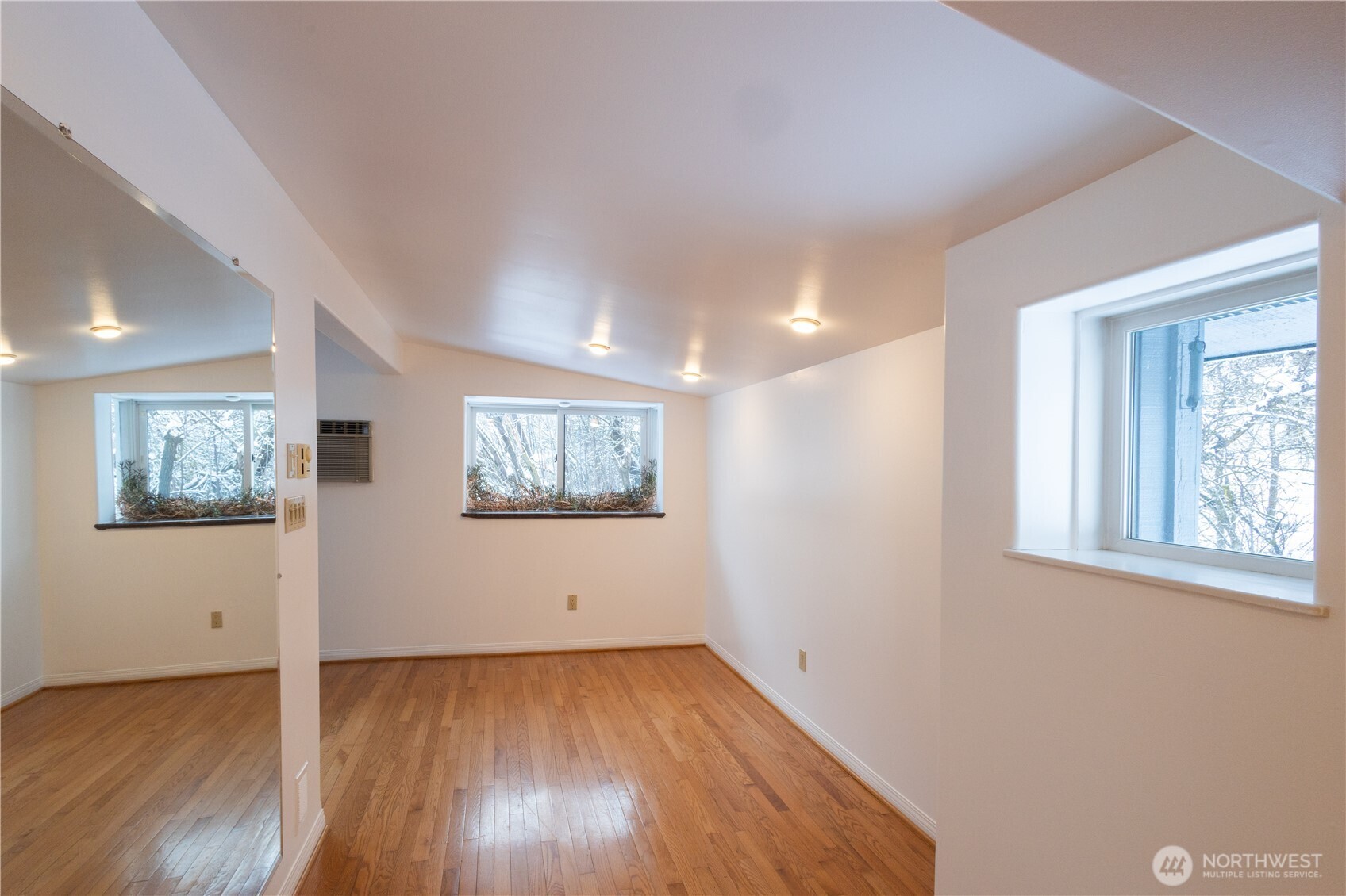 Roslyn, Washington, 98941, United States, 2 Bedrooms Bedrooms, ,2 BathroomsBathrooms,Residential,For Sale,2009097