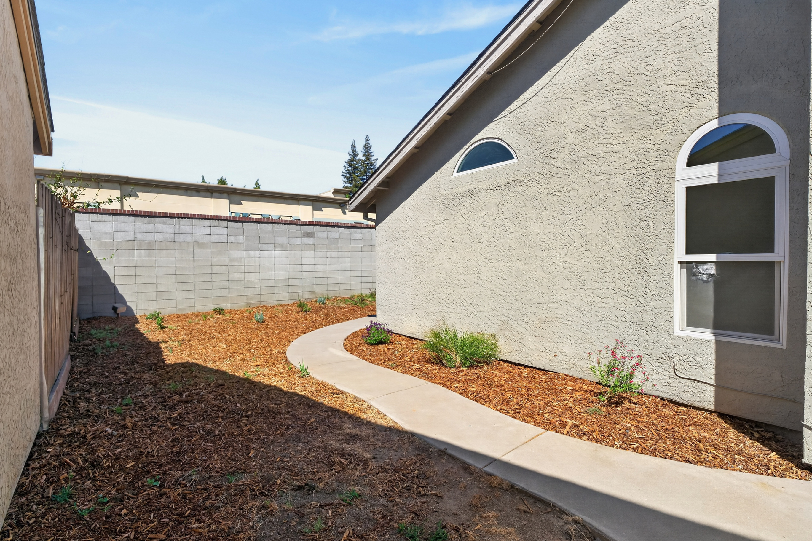  8048 Cardale Way, Sacramento, CA 95829 - 物件實景