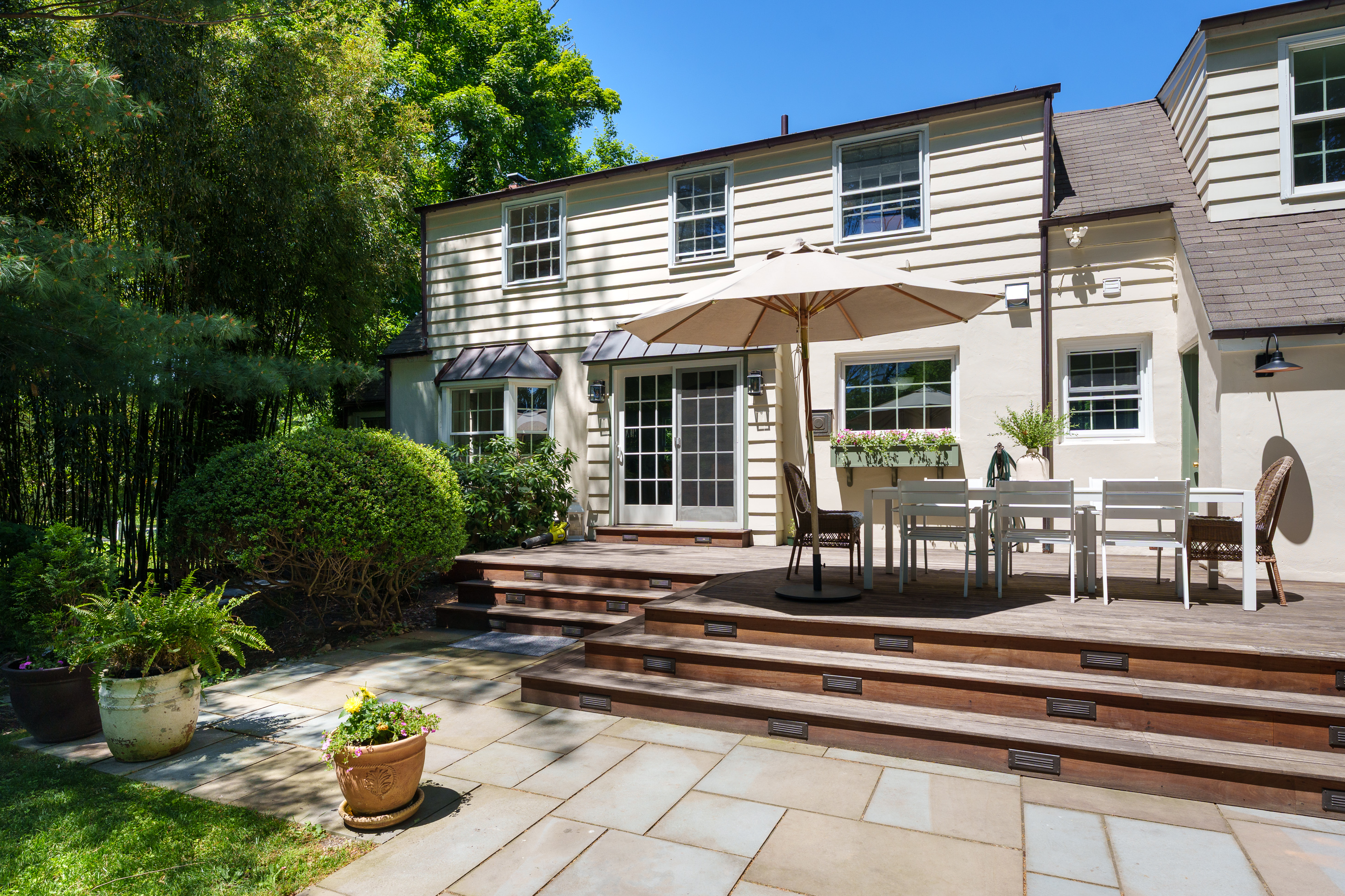  A Magical Backyard and Magazine-Worthy Kitchen - 物件實景