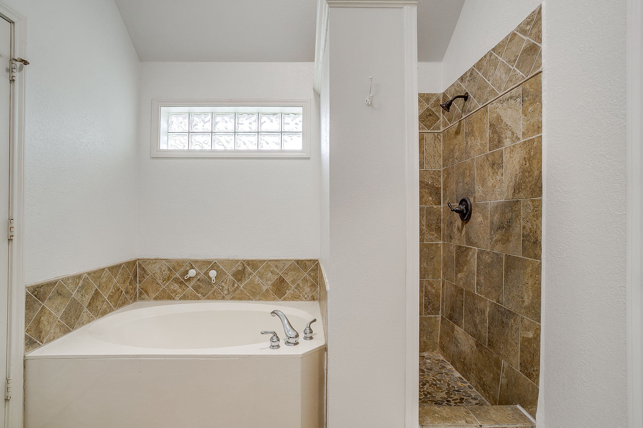  7732 Bridlewood Court, North Richland Hills, TX, 76182 - 物件實景