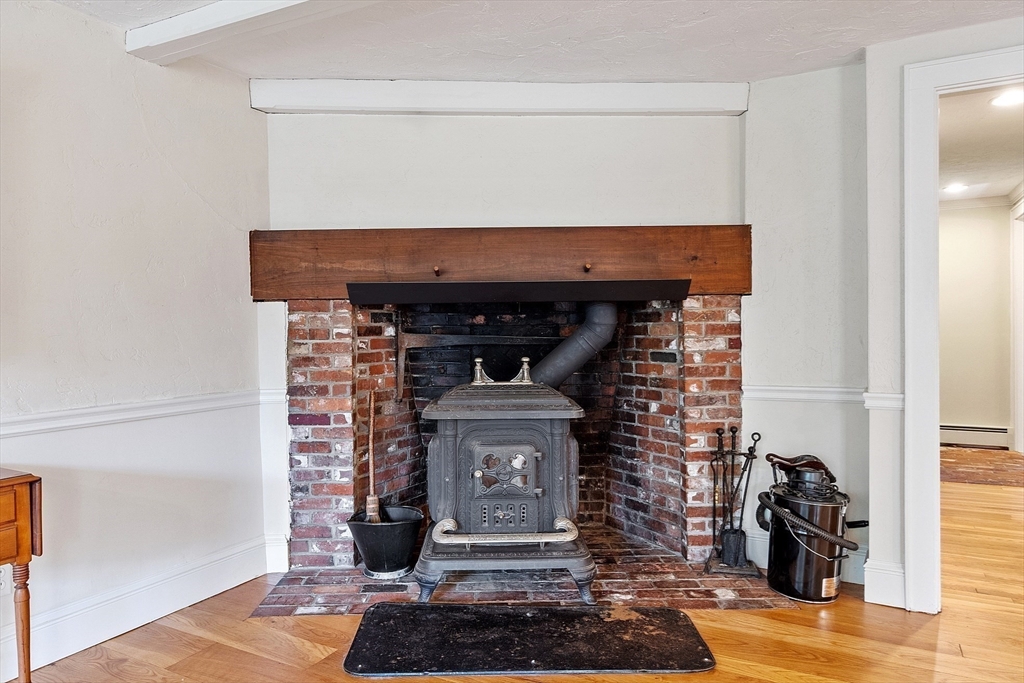 Harvard, Massachusetts, 01451, United States, 4 Bedrooms Bedrooms, ,3 BathroomsBathrooms,Residential,For Sale,1895832