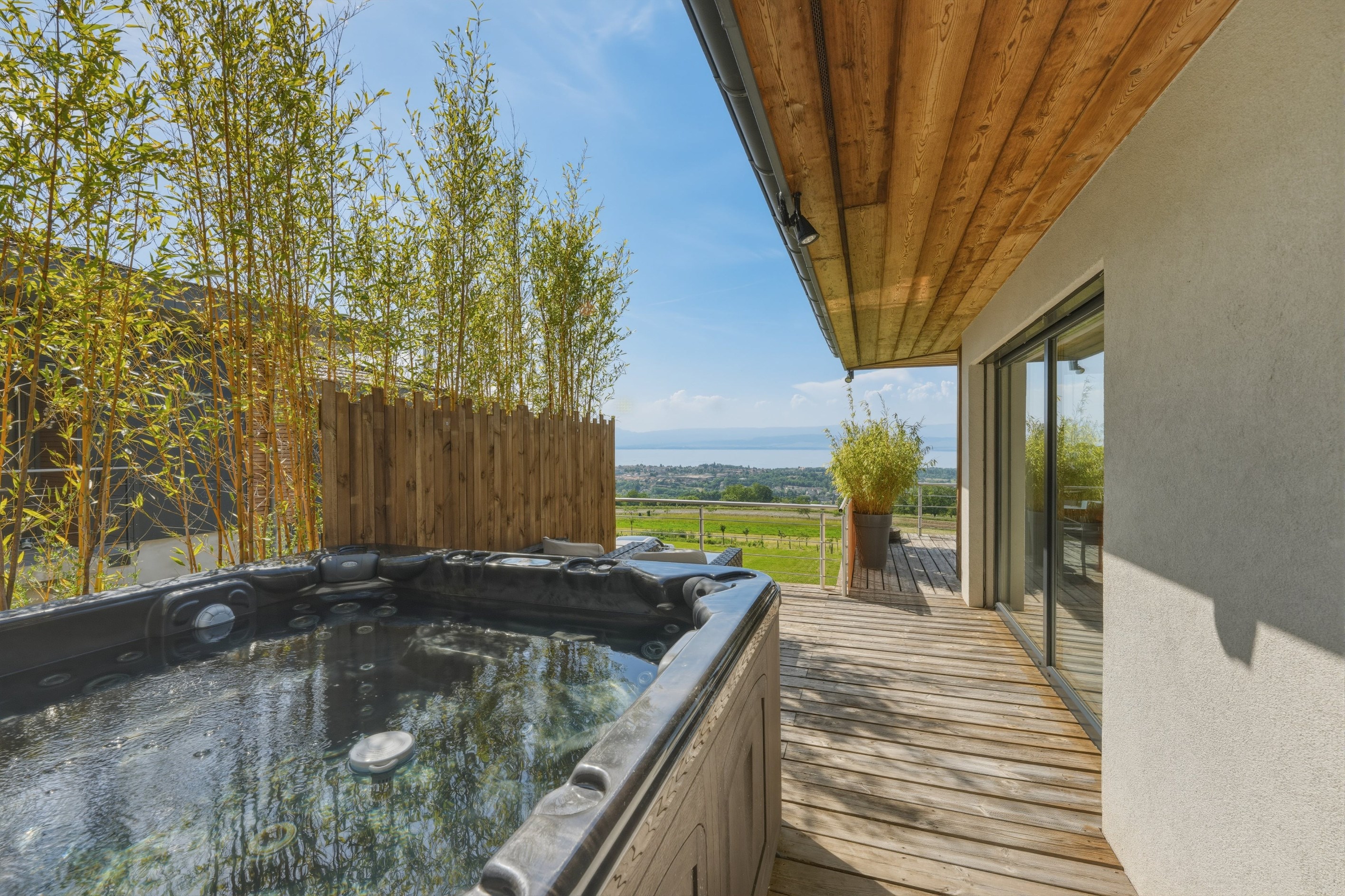  Villa for sale with lake view in Marin. - 物件實景