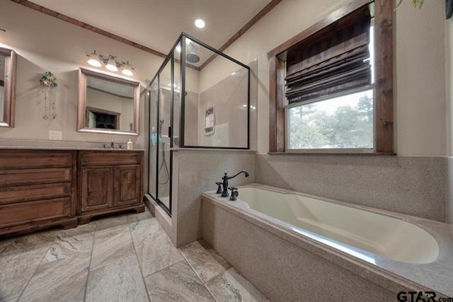 Lindale, Texas, 75771, United States, 4 Bedrooms Bedrooms, ,3 BathroomsBathrooms,Residential,For Sale,1984429