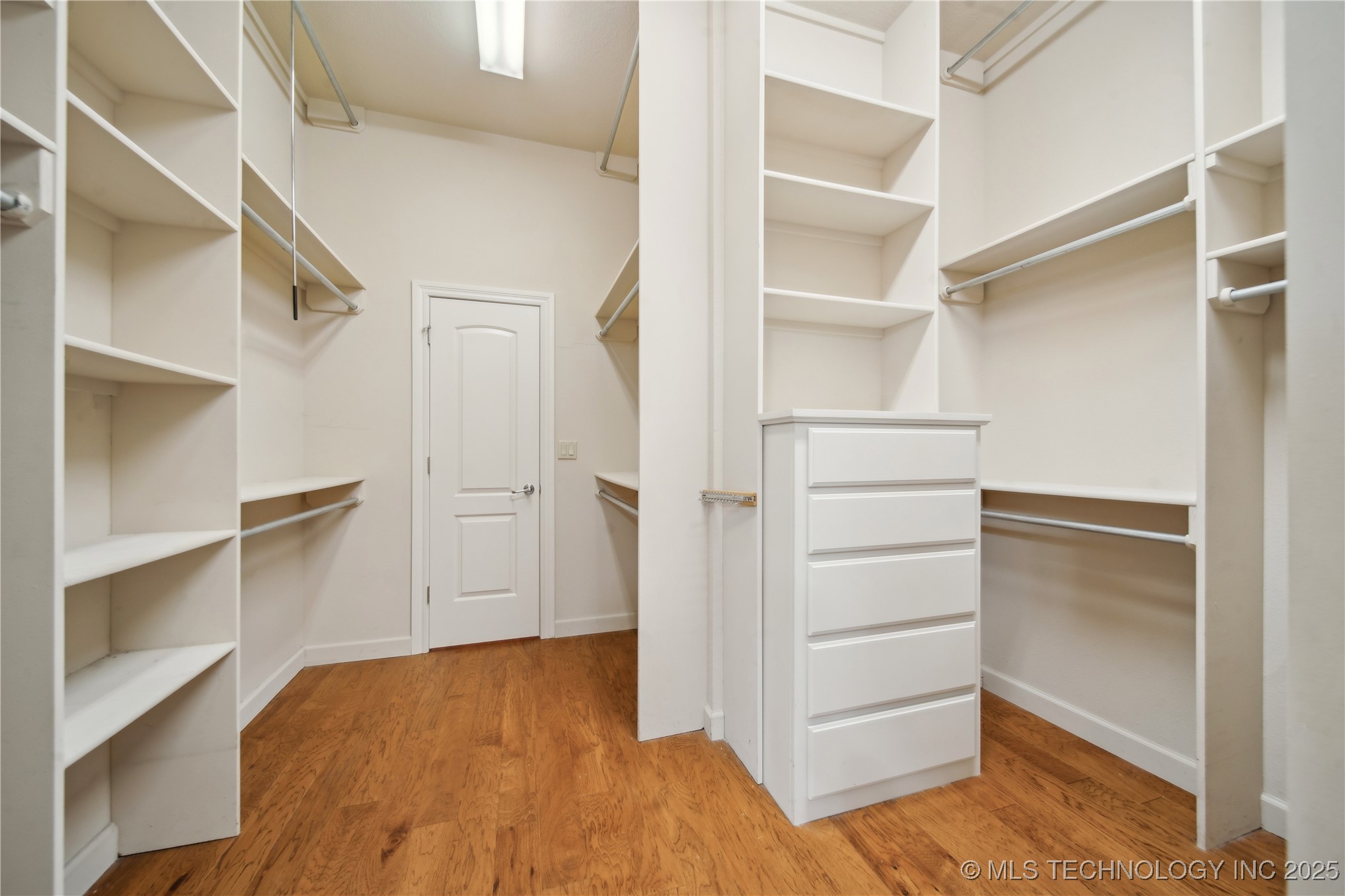Tulsa, Oklahoma, 74145, United States, 5 Bedrooms Bedrooms, ,4 BathroomsBathrooms,Residential,For Sale,1758720