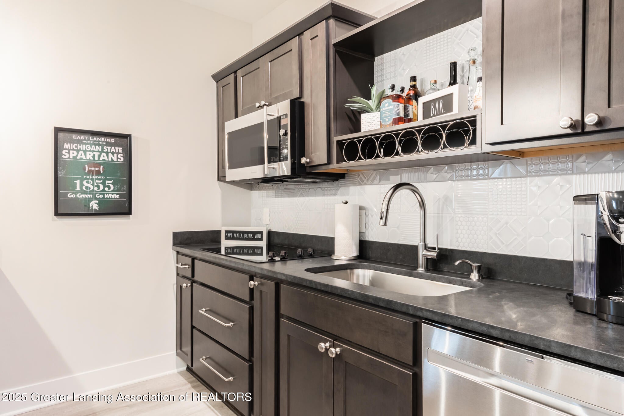 East Lansing, Michigan, 48823, United States, 5 Bedrooms Bedrooms, ,5 BathroomsBathrooms,Residential,For Sale,1987715