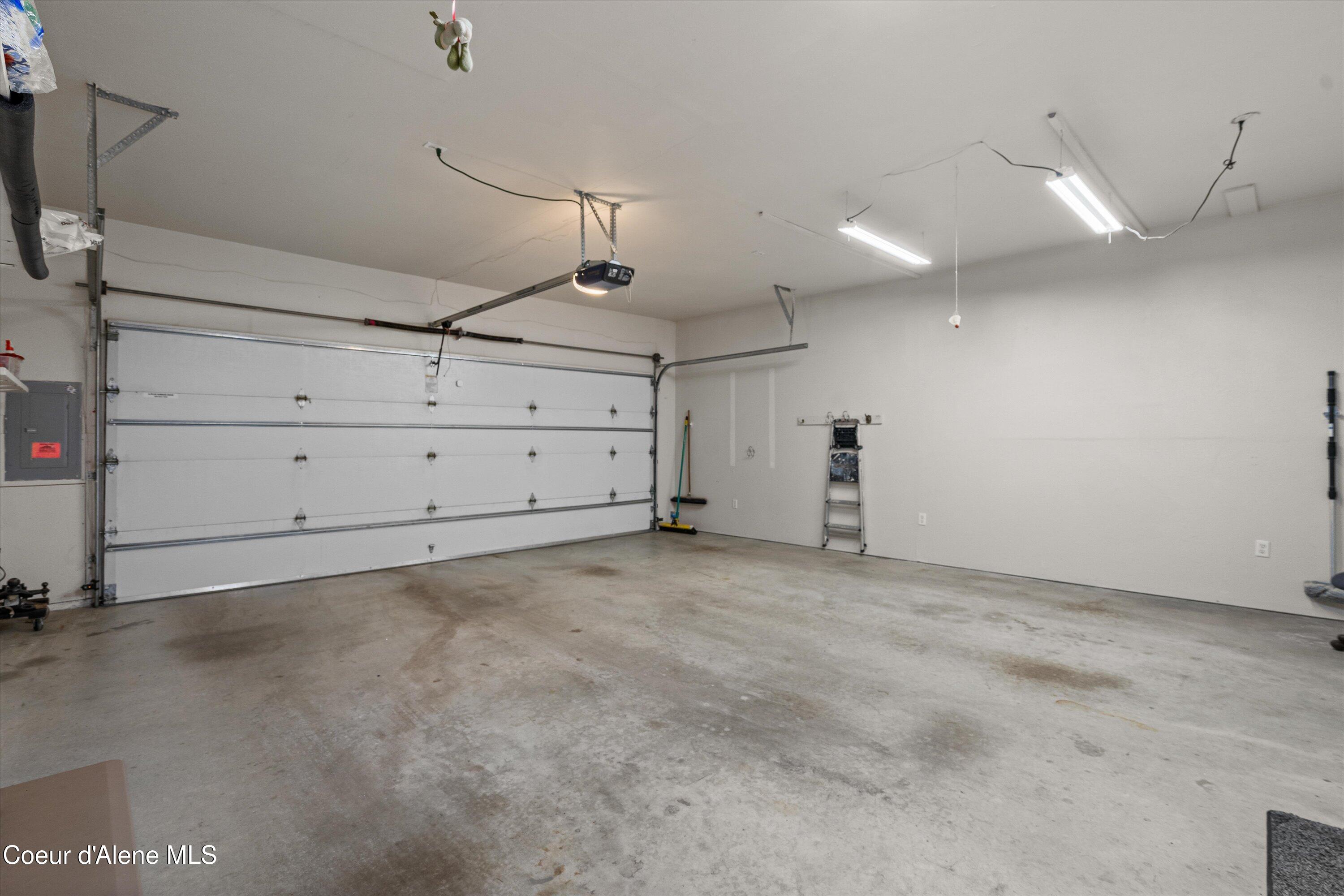 Hauser, Idaho, 83854, United States, 3 Bedrooms Bedrooms, ,3 BathroomsBathrooms,Residential,For Sale,1974734