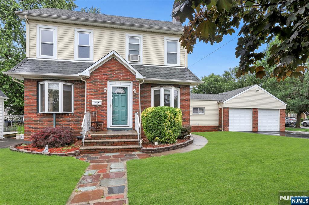 Fair Lawn, New Jersey, 07410, United States, 3 Bedrooms Bedrooms, ,3 BathroomsBathrooms,Residential,For Sale,1992145