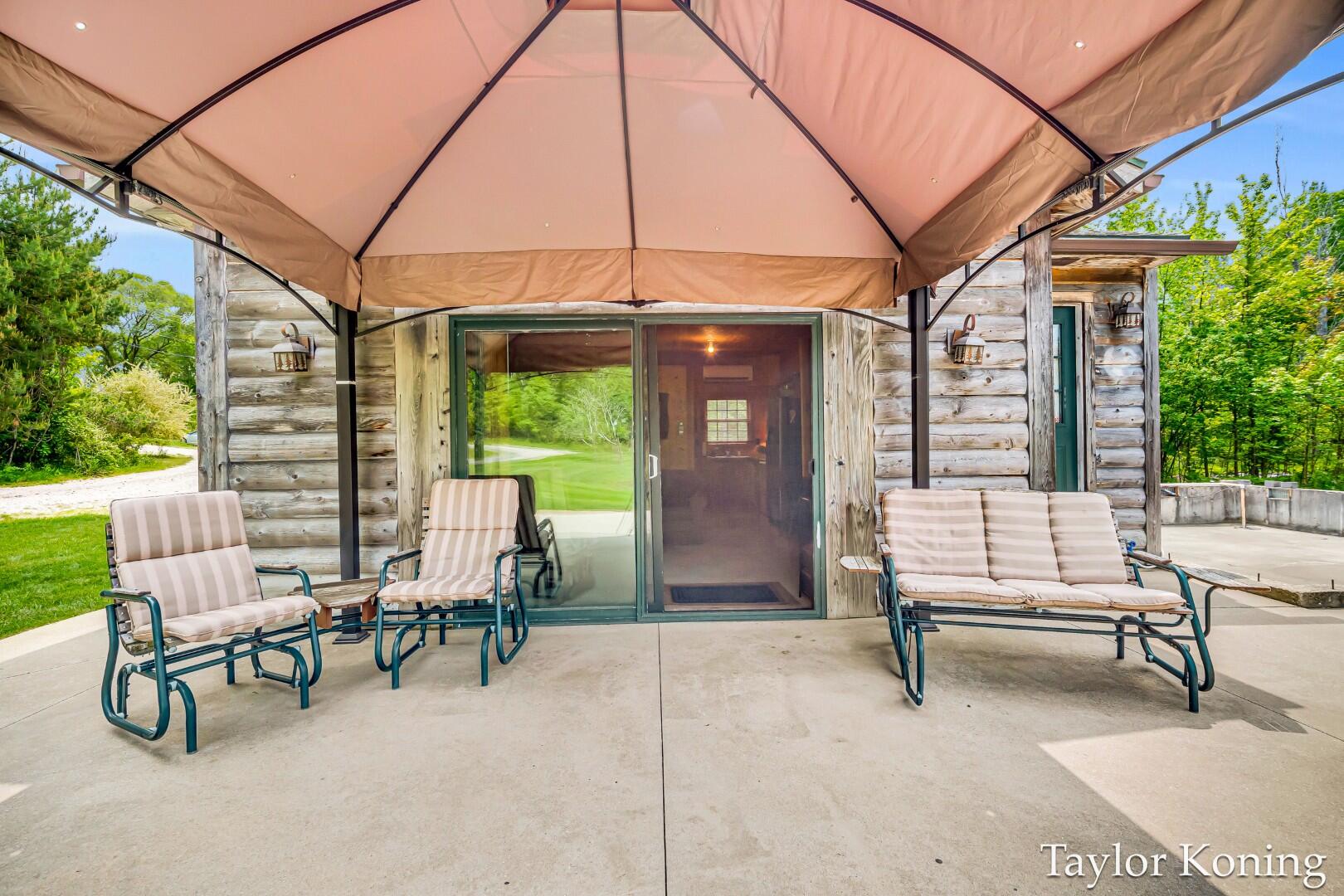 Hart, Michigan, 49420, United States, 2 Bedrooms Bedrooms, ,2 BathroomsBathrooms,Residential,For Sale,1949749