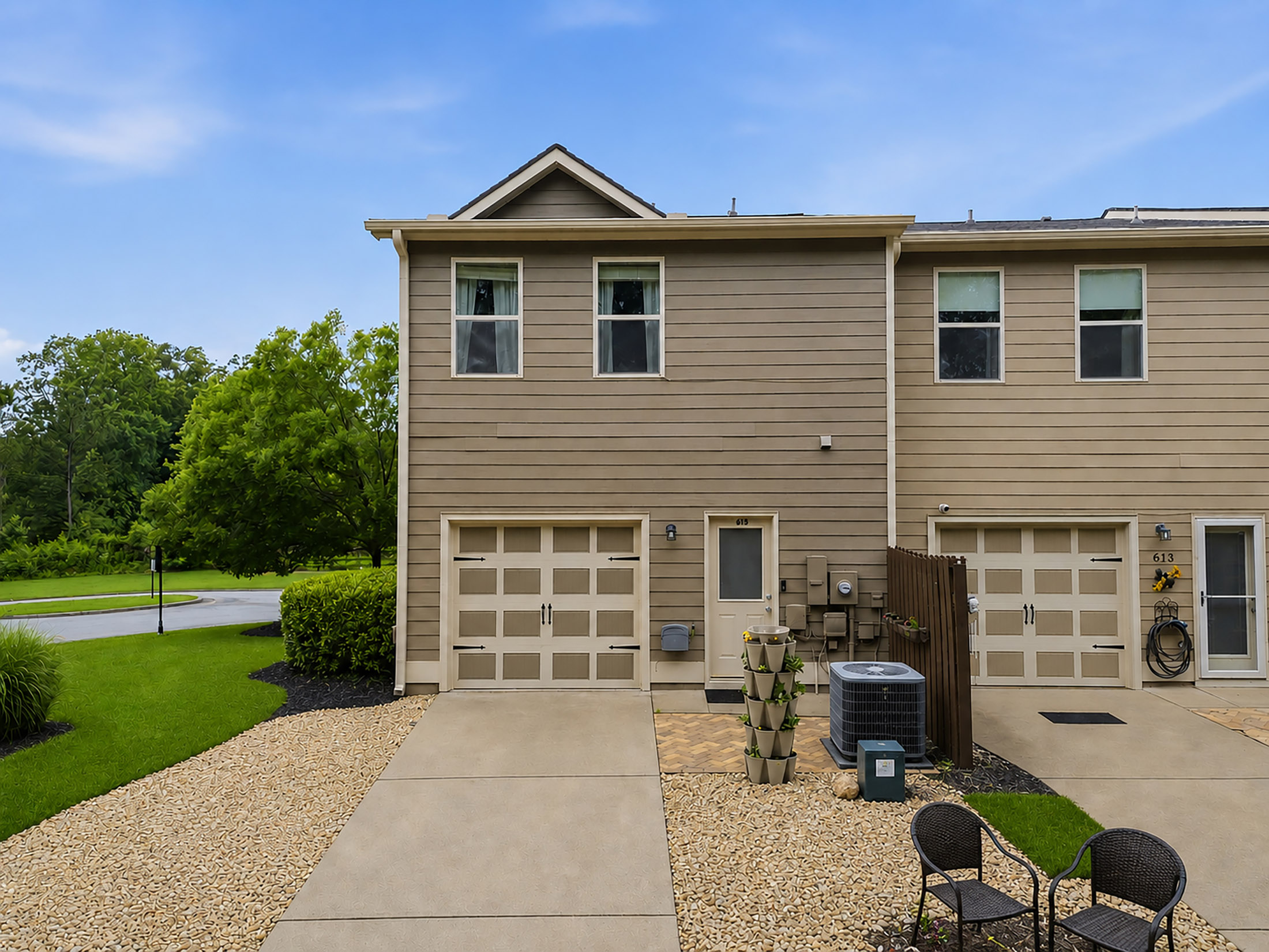  Lovely End-Unit Townhome - 物件實景
