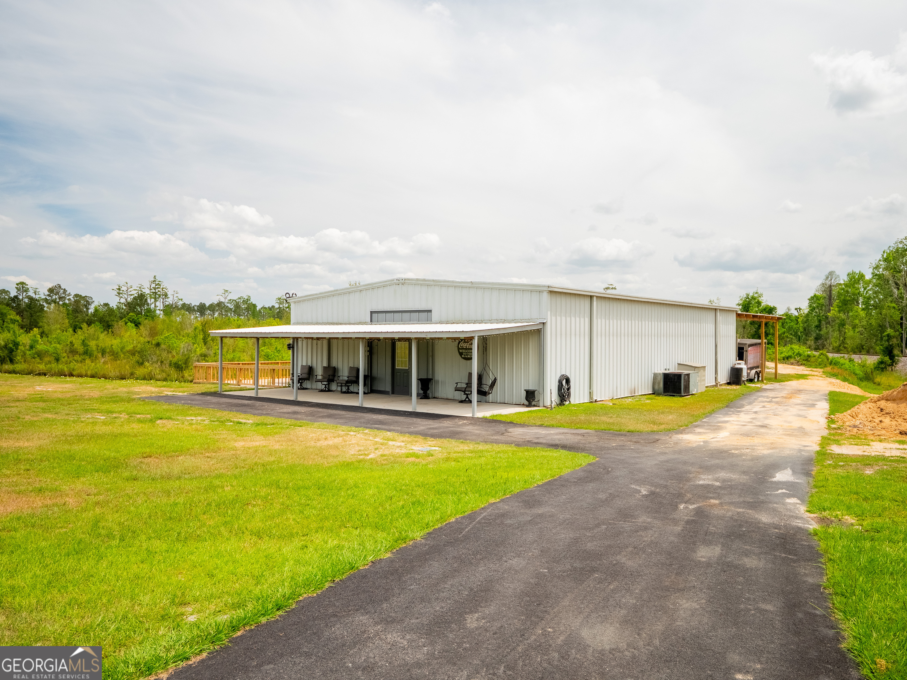 Valdosta, Georgia, 31601, United States, 3 Bedrooms Bedrooms, ,4 BathroomsBathrooms,Residential,For Sale,1836359