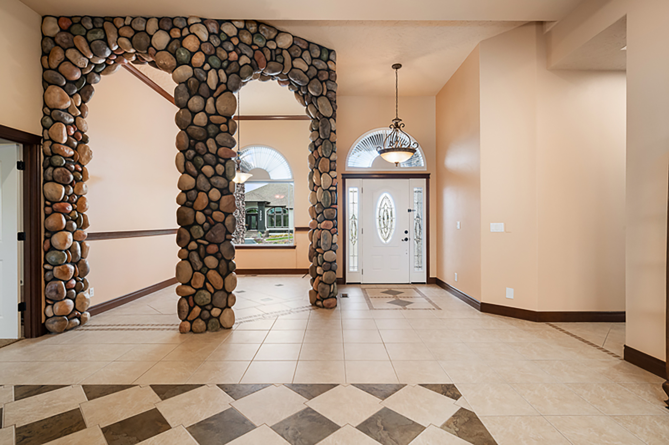  Canyon Lakes Highly Upgraded 1 Story Home - 物件實景