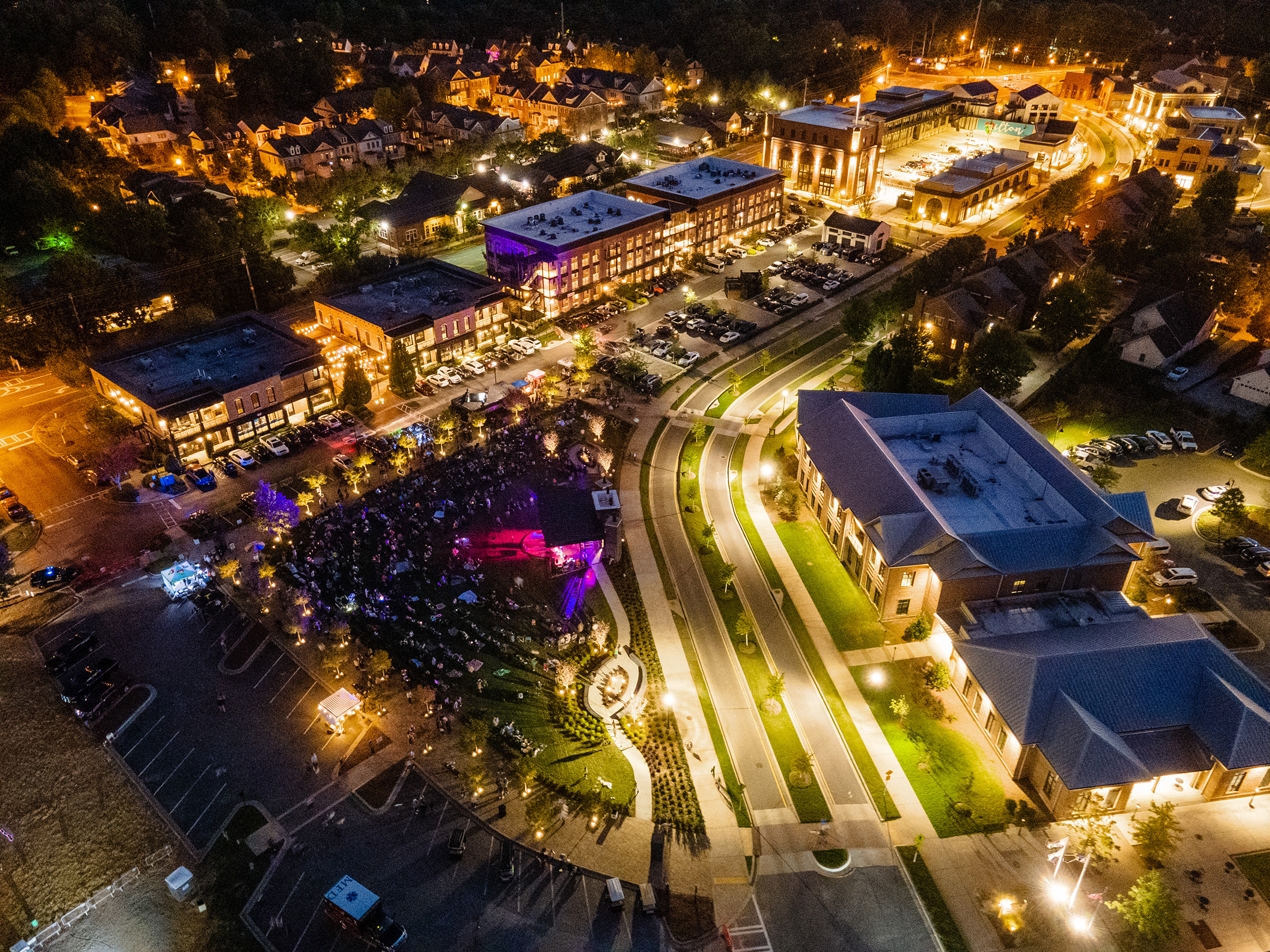  A Rare Turnkey Opportunity in the Center of it All - 物件實景