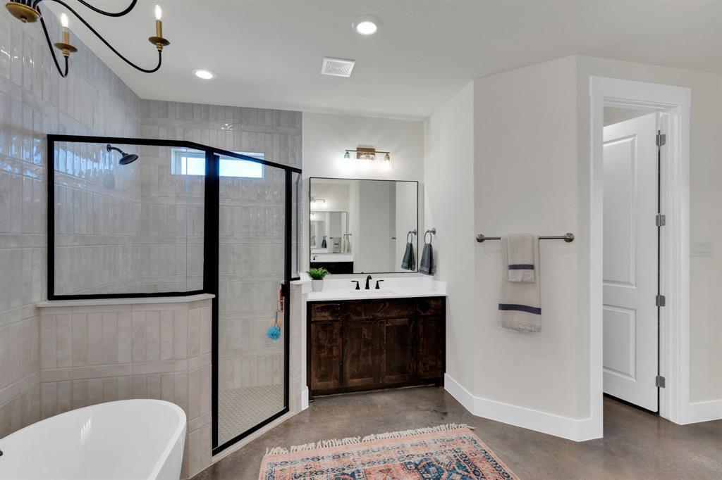 Waxahachie, Texas, 75167, United States, 4 Bedrooms Bedrooms, ,2 BathroomsBathrooms,Residential,For Sale,1975202