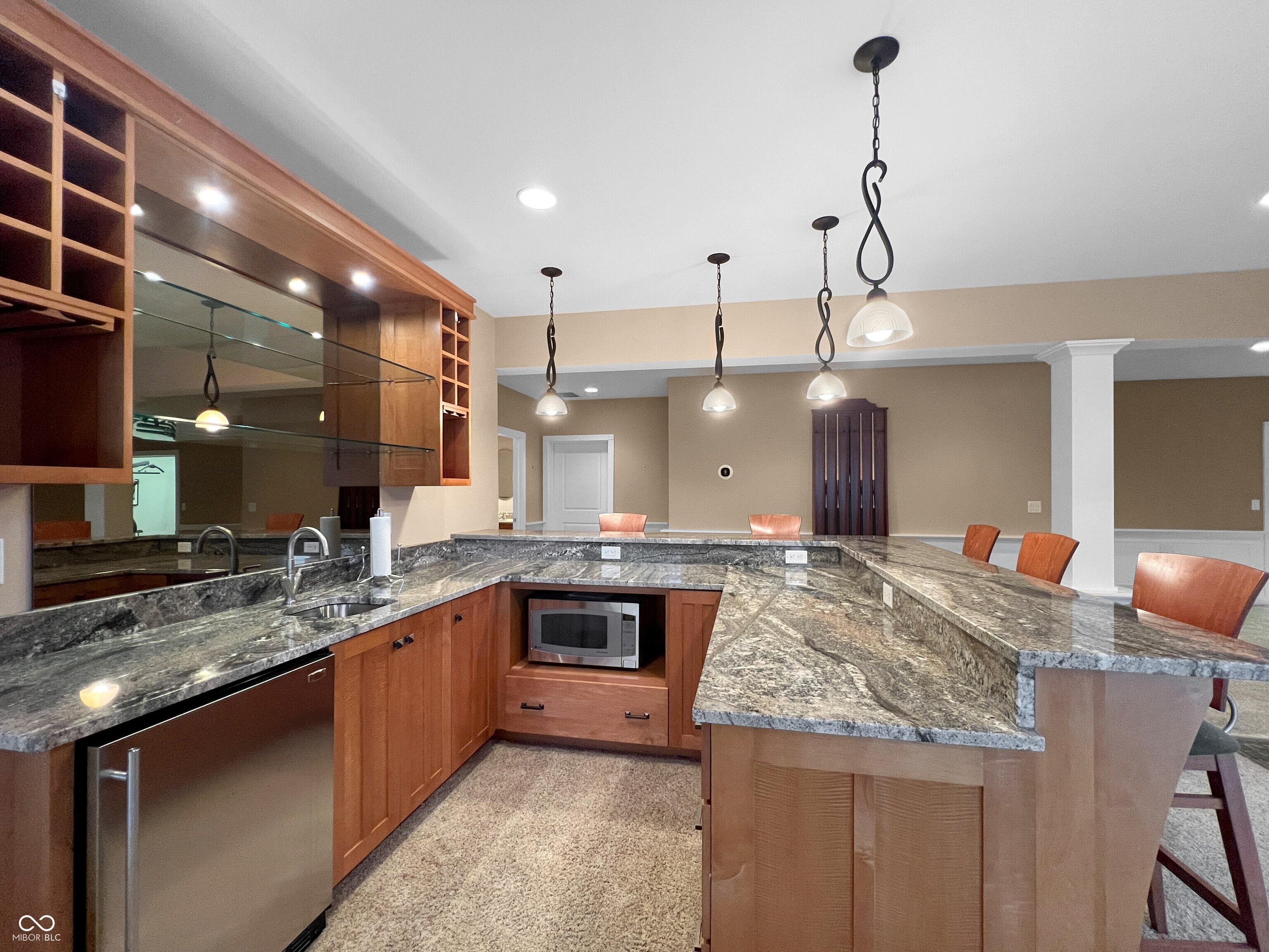 Columbus, Indiana, 47201, United States, 3 Bedrooms Bedrooms, ,3 BathroomsBathrooms,Residential,For Sale,1977125