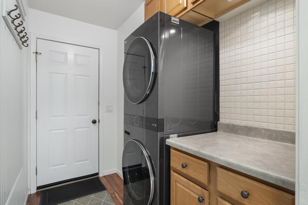 Petoskey, Michigan, 49770, United States, 4 Bedrooms Bedrooms, ,3 BathroomsBathrooms,Residential,For Sale,1932597