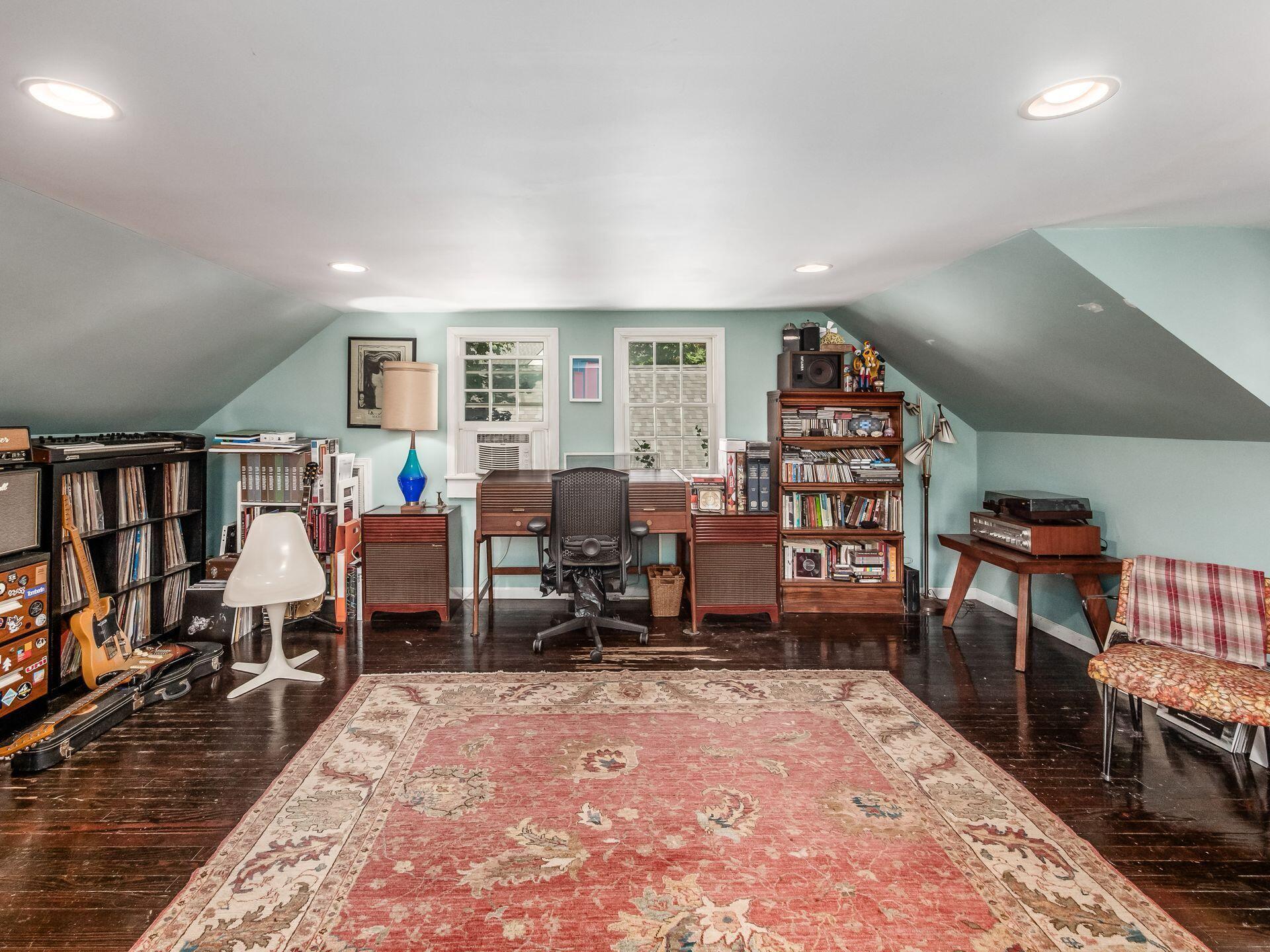 Bexley, Ohio, 43209, United States, 5 Bedrooms Bedrooms, ,2 BathroomsBathrooms,Residential,For Sale,1951090