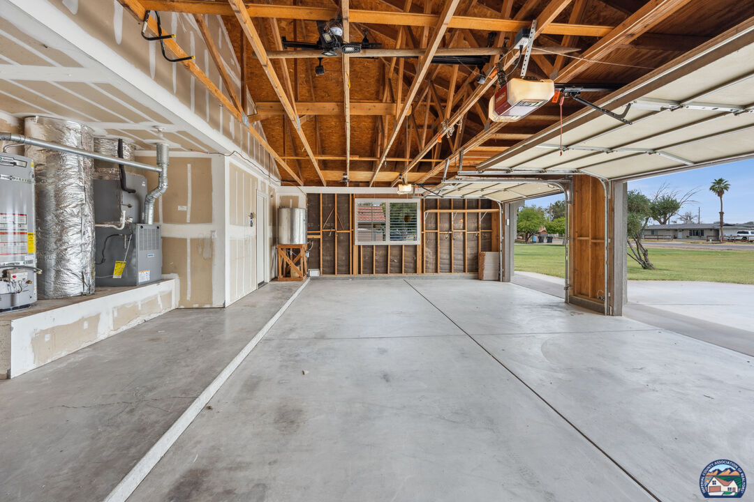 El Centro, California, 92243, United States, 4 Bedrooms Bedrooms, ,3 BathroomsBathrooms,Residential,For Sale,1838686