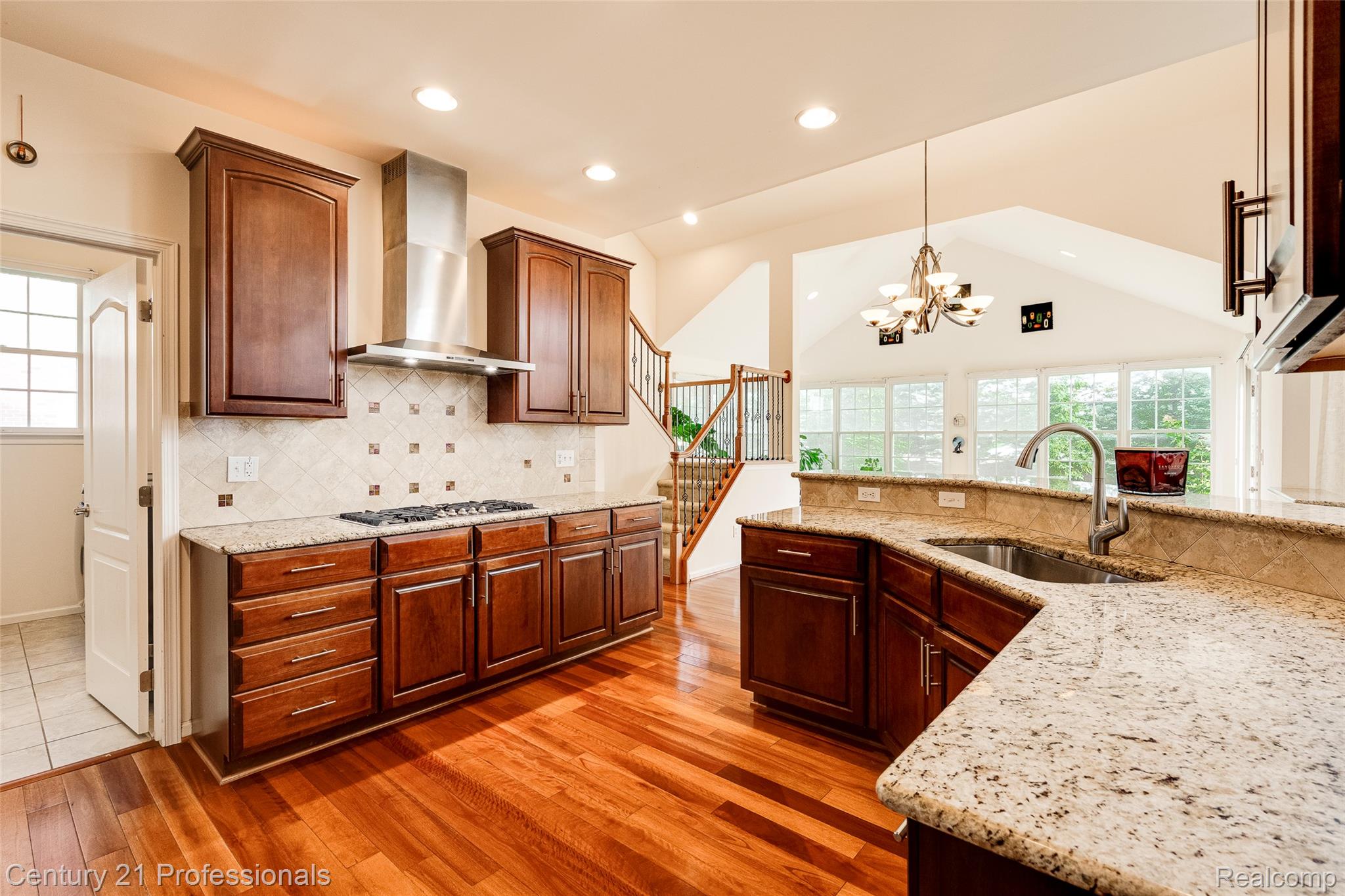 Novi, Michigan, 48374, United States, 4 Bedrooms Bedrooms, ,5 BathroomsBathrooms,Residential,For Sale,1904445