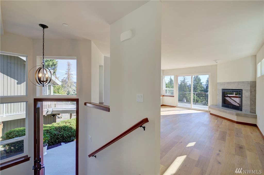 16001 36th Ave NE, Lake Forest Park, Washington, 98155, United States, 2 Bedrooms Bedrooms, ,4 BathroomsBathrooms,Residential,For Sale,16001 36th Ave NE,1621421