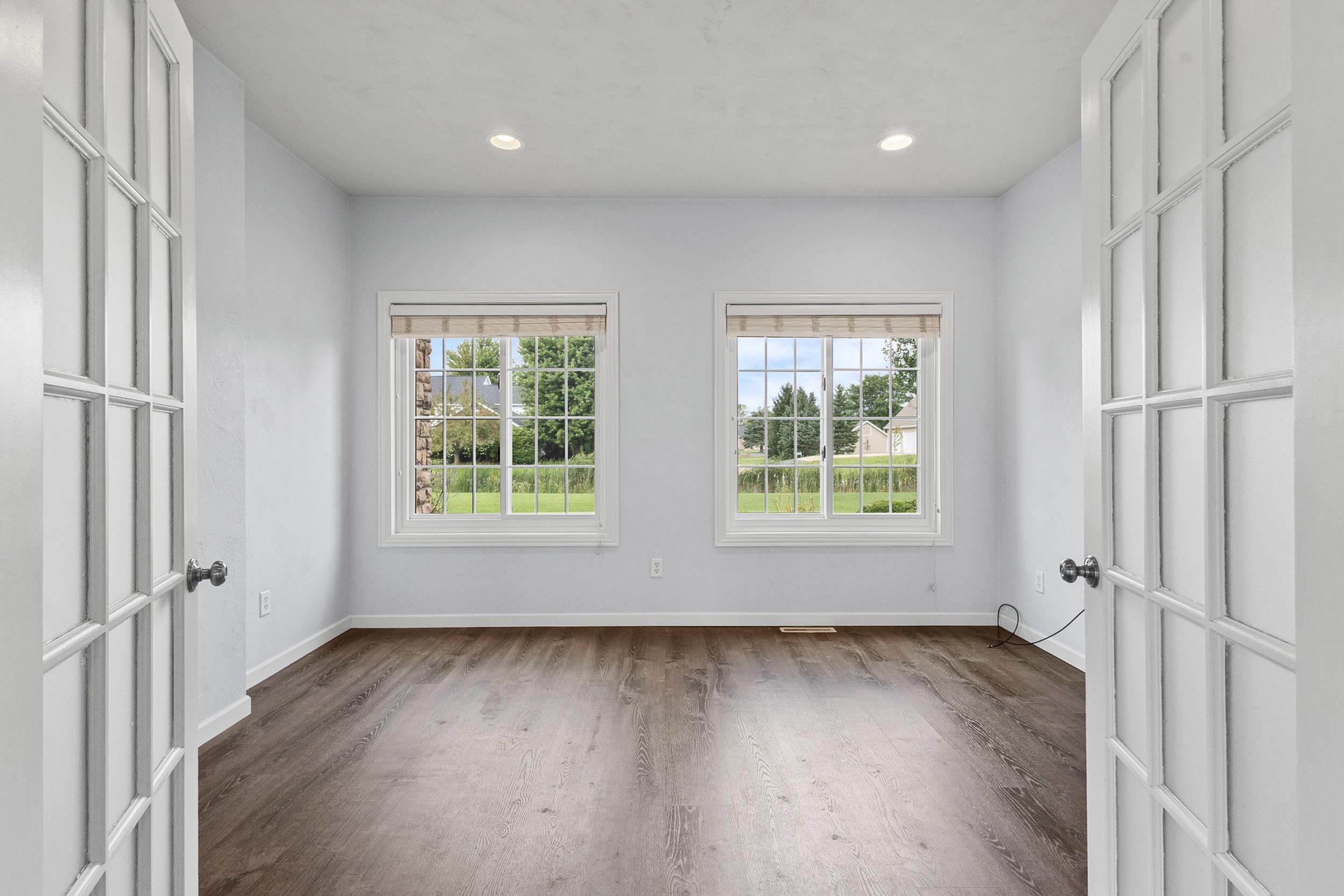 Neenah, Wisconsin, 54956, United States, 4 Bedrooms Bedrooms, ,4 BathroomsBathrooms,Residential,For Sale,1930712