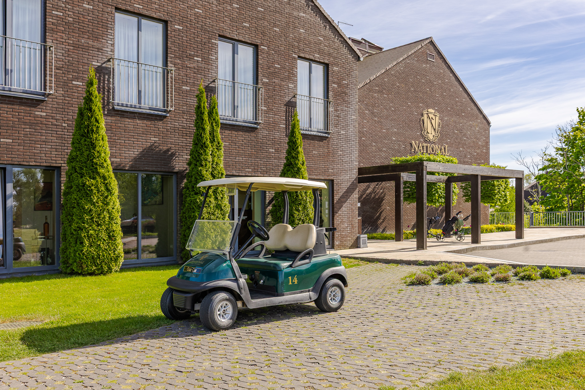  Exclusive private residence surrounded by golf courses - 物件實景