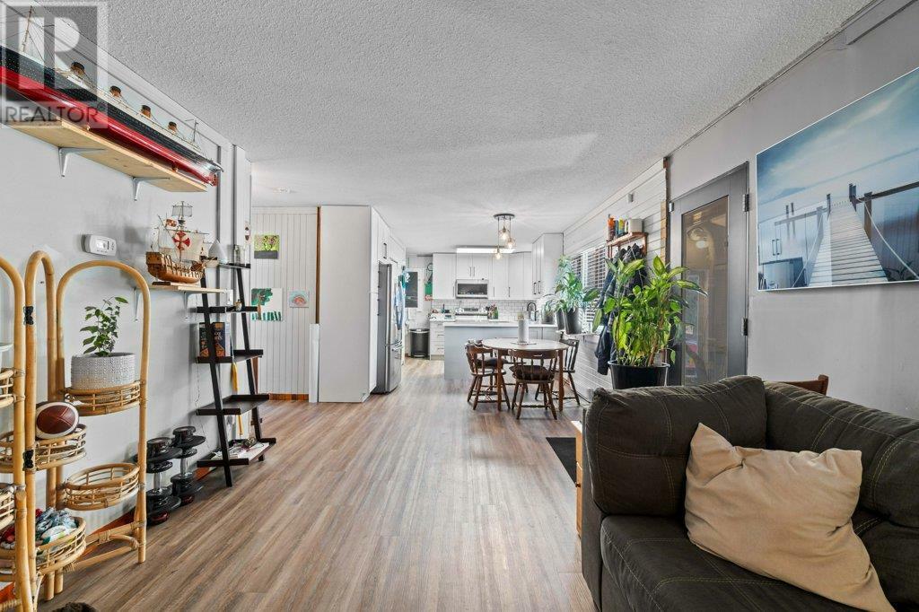 SICAMOUS, British Columbia, V0E 2V0, CA, 4 Bedrooms Bedrooms, ,2 BathroomsBathrooms,Residential,For Sale,1838473