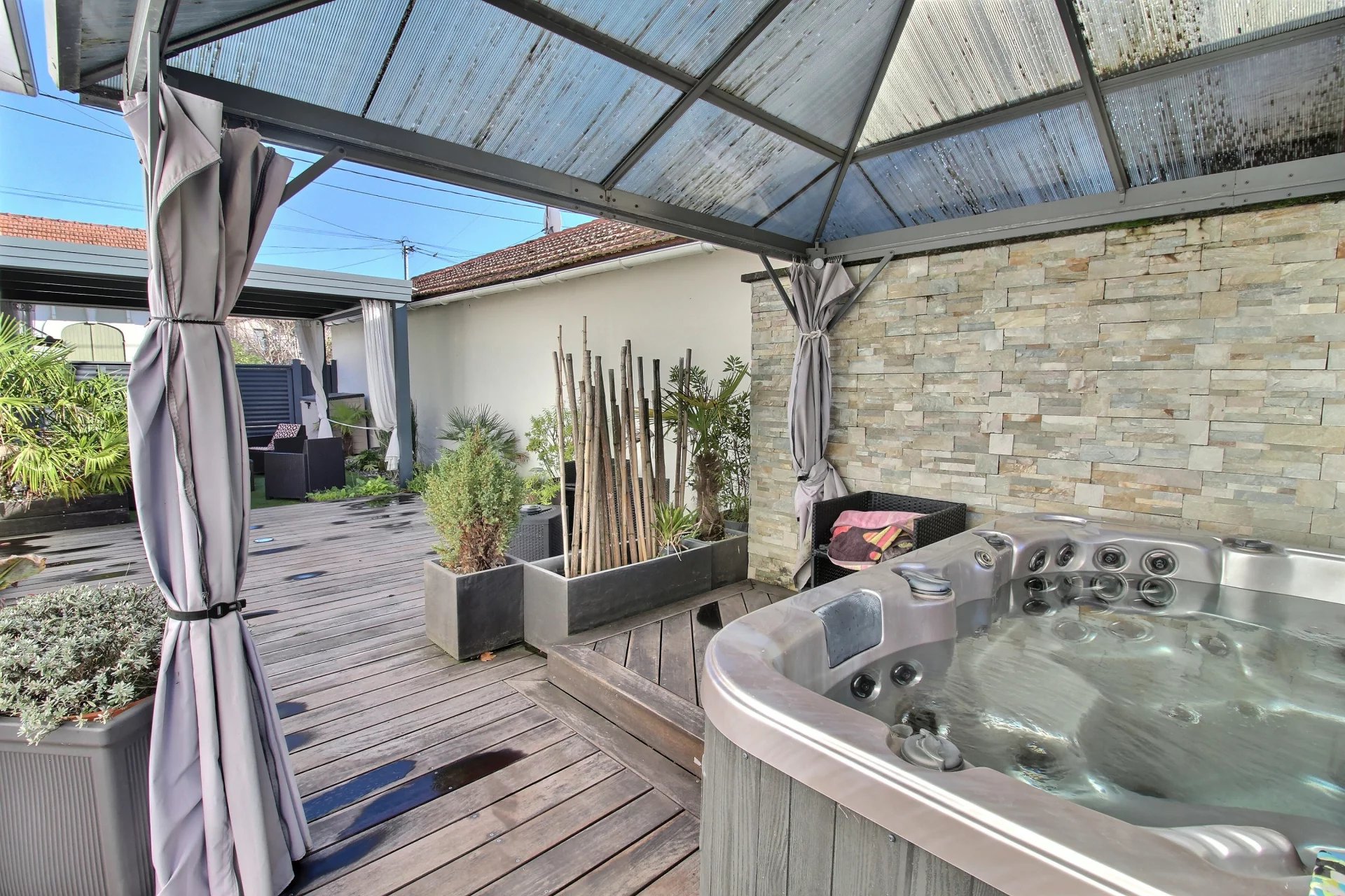 La Teste-de-Buch, New Aquitaine, 33260, FR, 3 Bedrooms Bedrooms, ,3 BathroomsBathrooms,Residential,For Sale,1998277