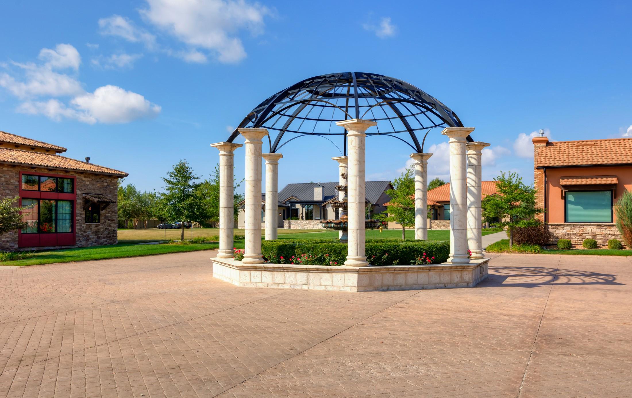 Johnston, Iowa, 50131, United States, 4 Bedrooms Bedrooms, ,4 BathroomsBathrooms,Residential,For Sale,1974668