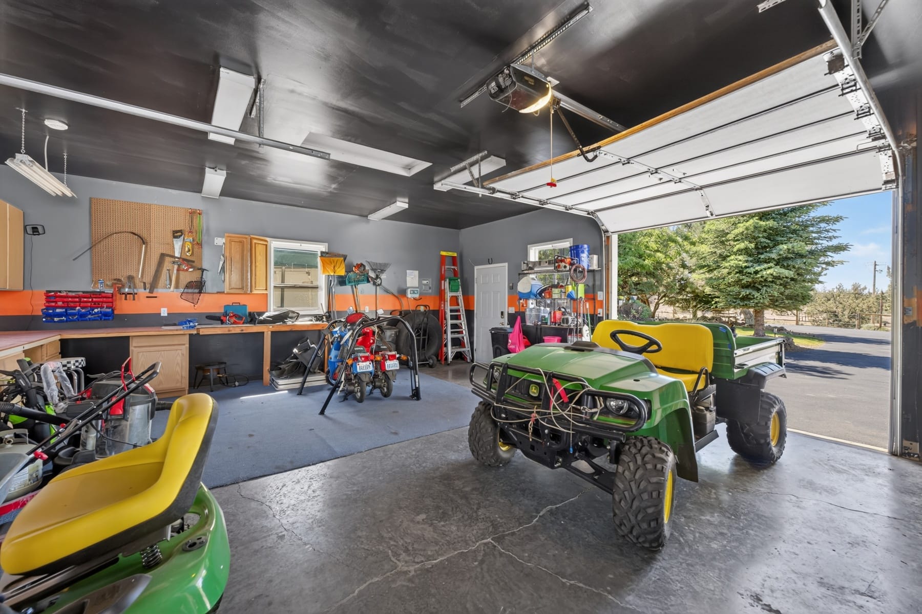  15555 SW Hahlen Avenue Powell Butte, OR 97753 - 物件實景