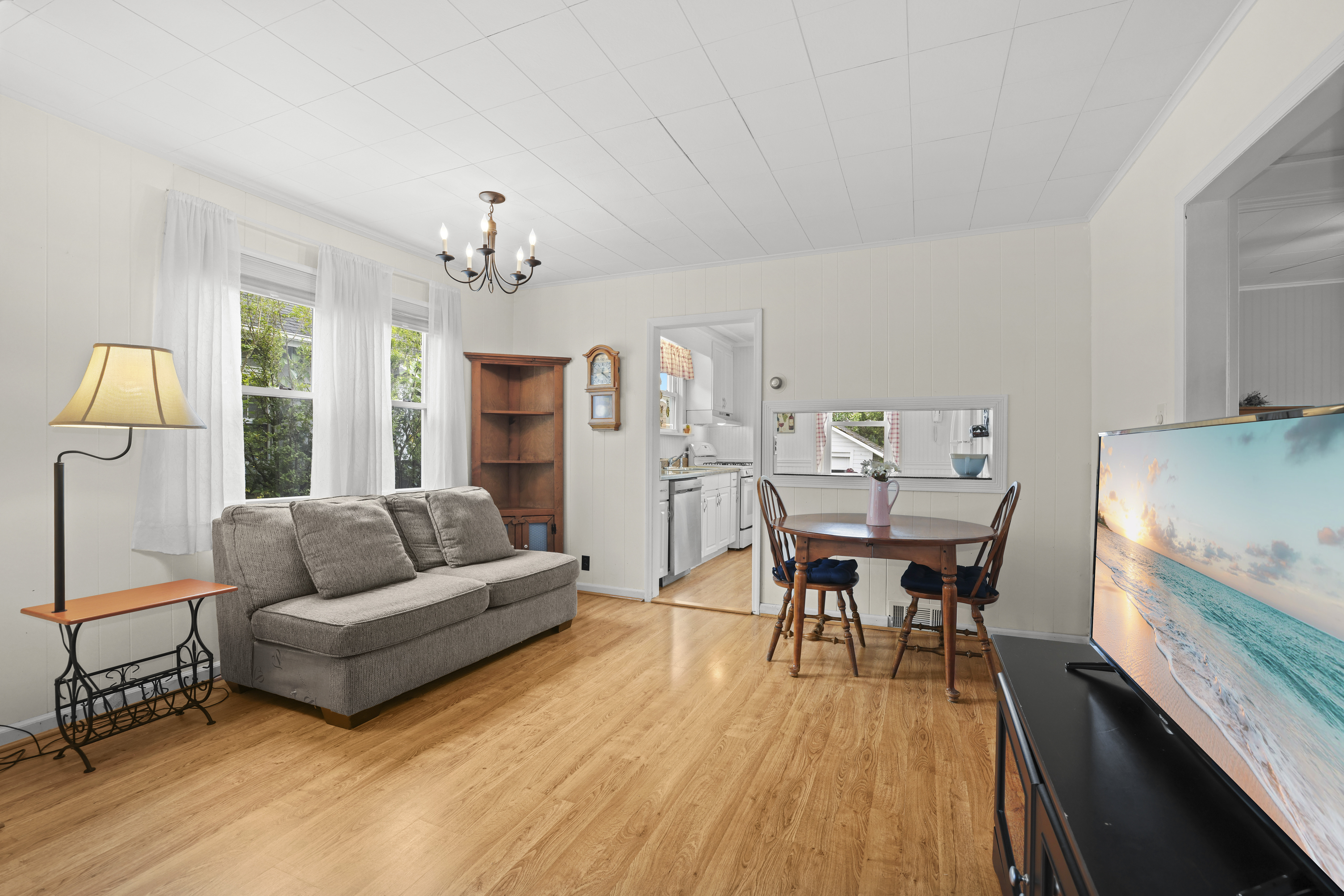 Pequannock, New Jersey, 07440, United States, 4 Bedrooms Bedrooms, ,2 BathroomsBathrooms,Residential,For Sale,1923115
