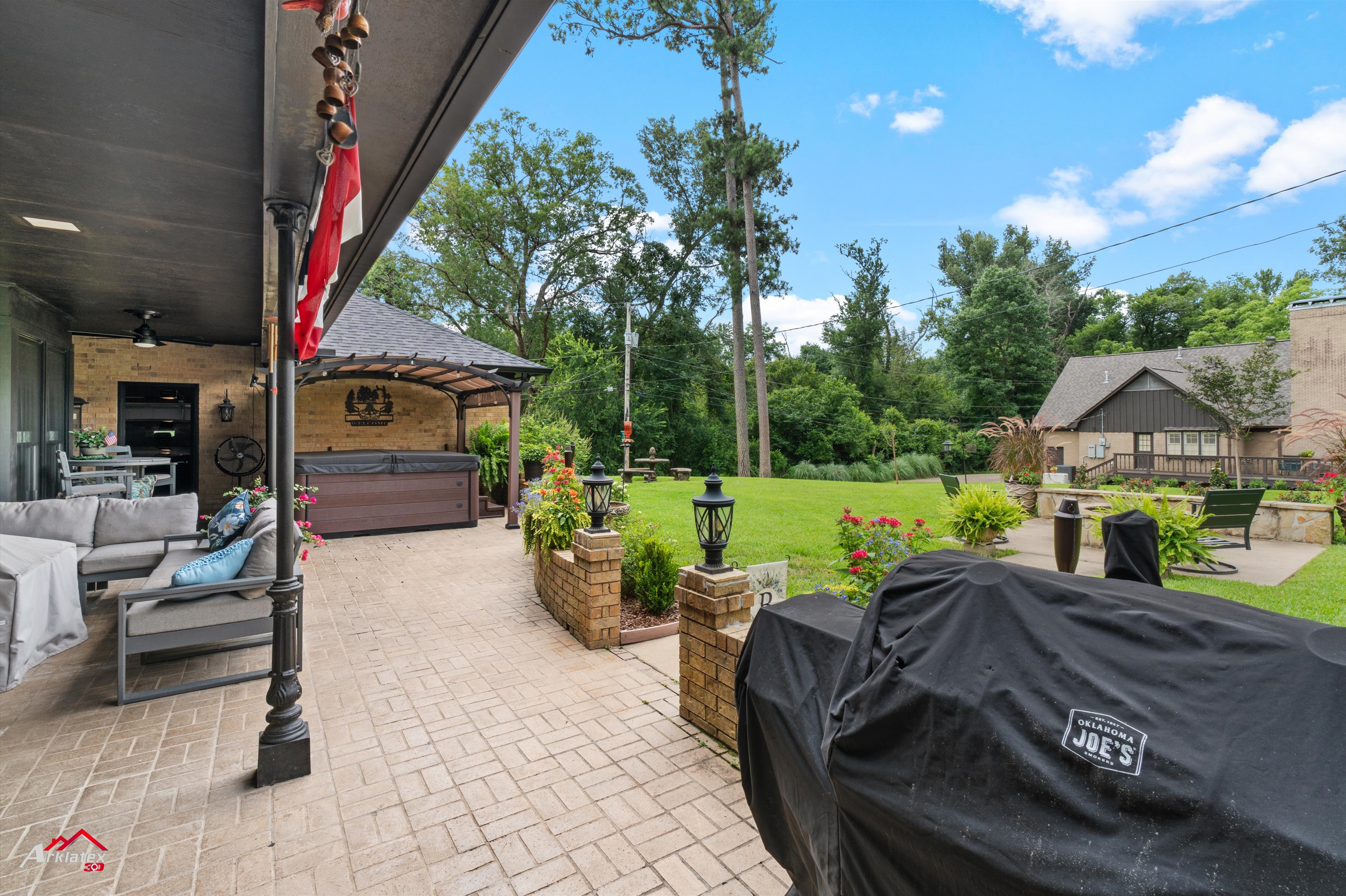 Henderson, Texas, 75654, United States, 3 Bedrooms Bedrooms, ,4 BathroomsBathrooms,Residential,For Sale,1975189