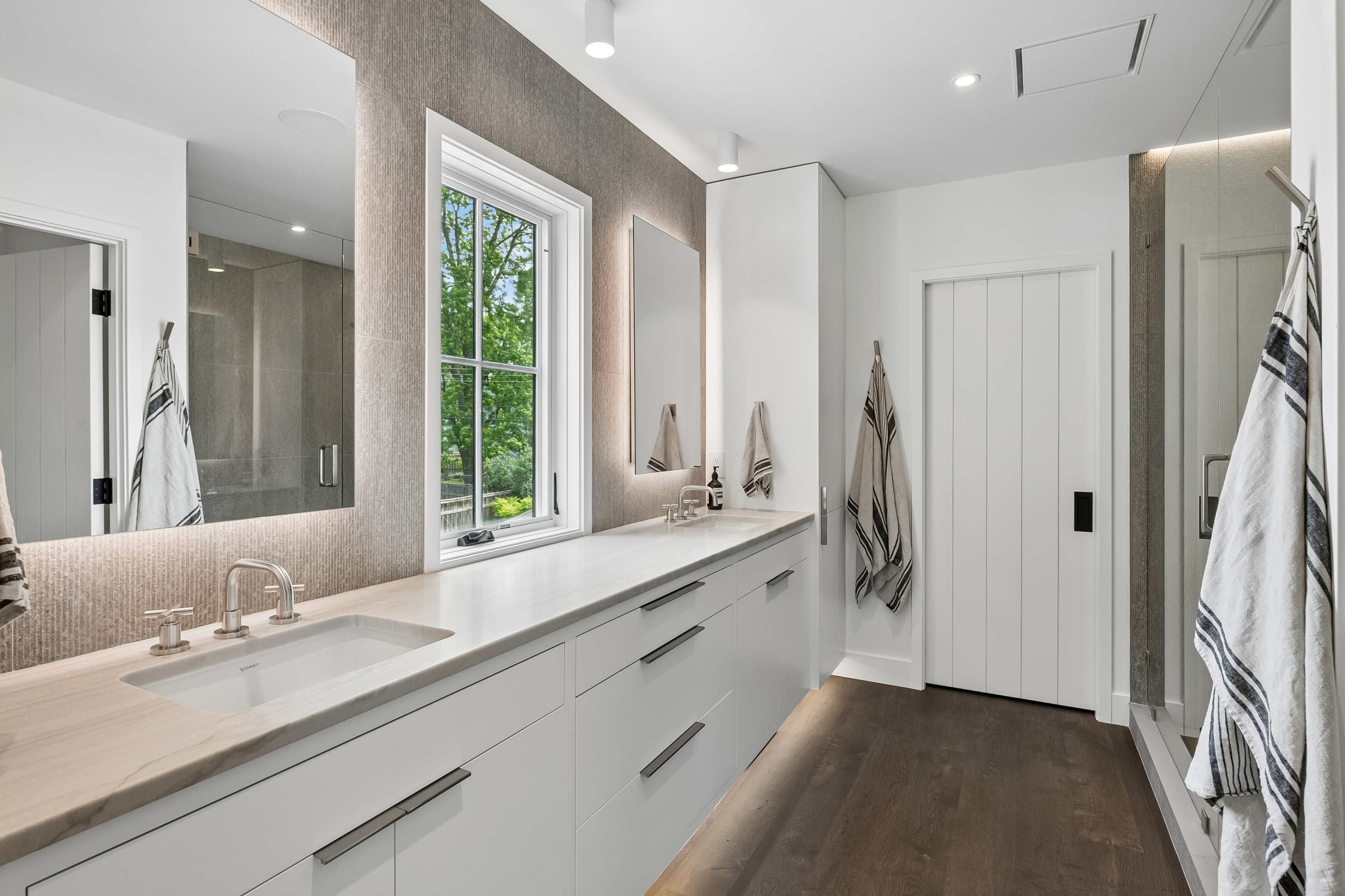  Timeless Luxury Meets Modern Design in Edina - 物件實景