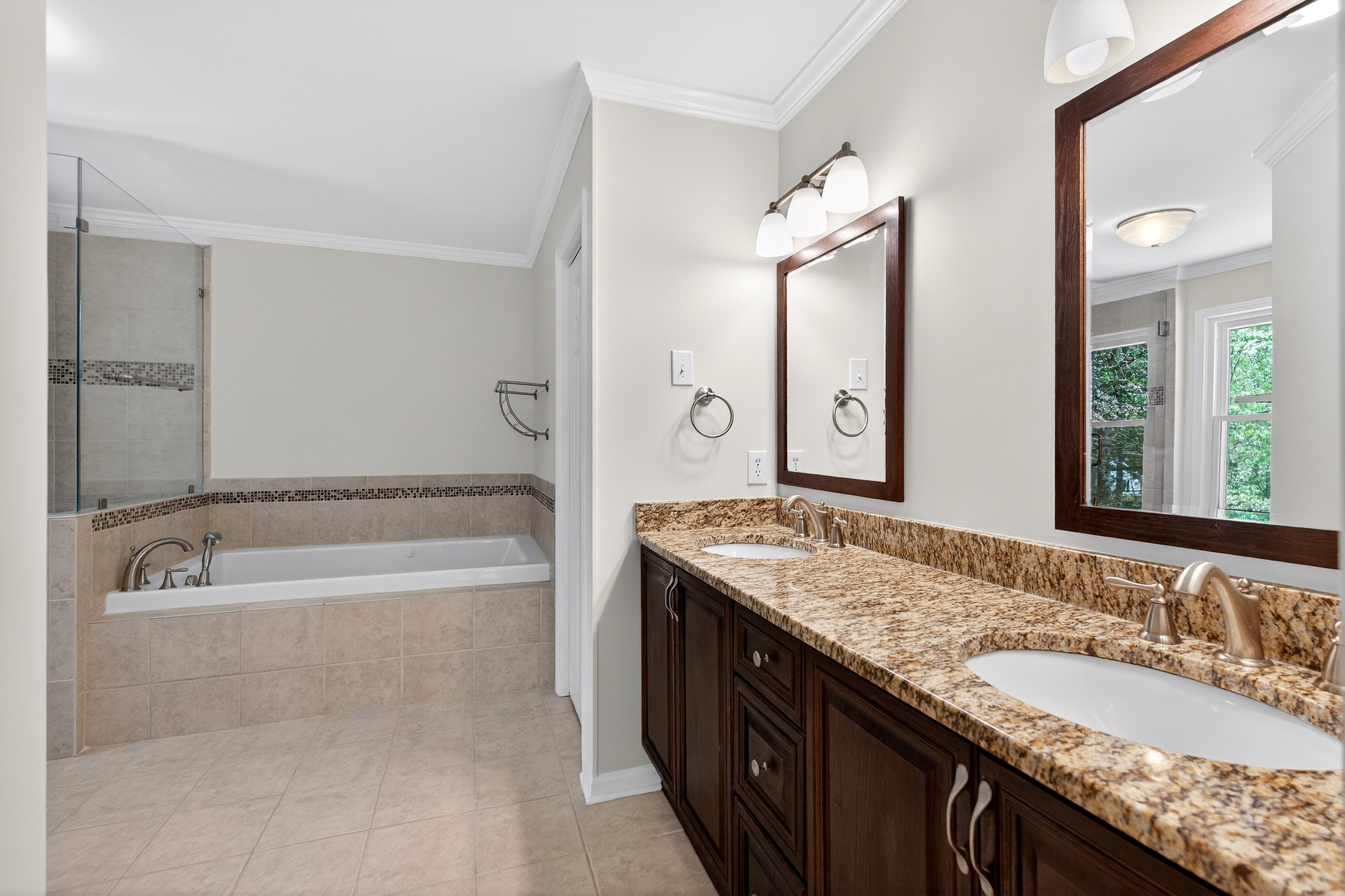  Rare Combination of Privacy, Convenience, and Value: Don’t Miss This Opportunity - 物件實景