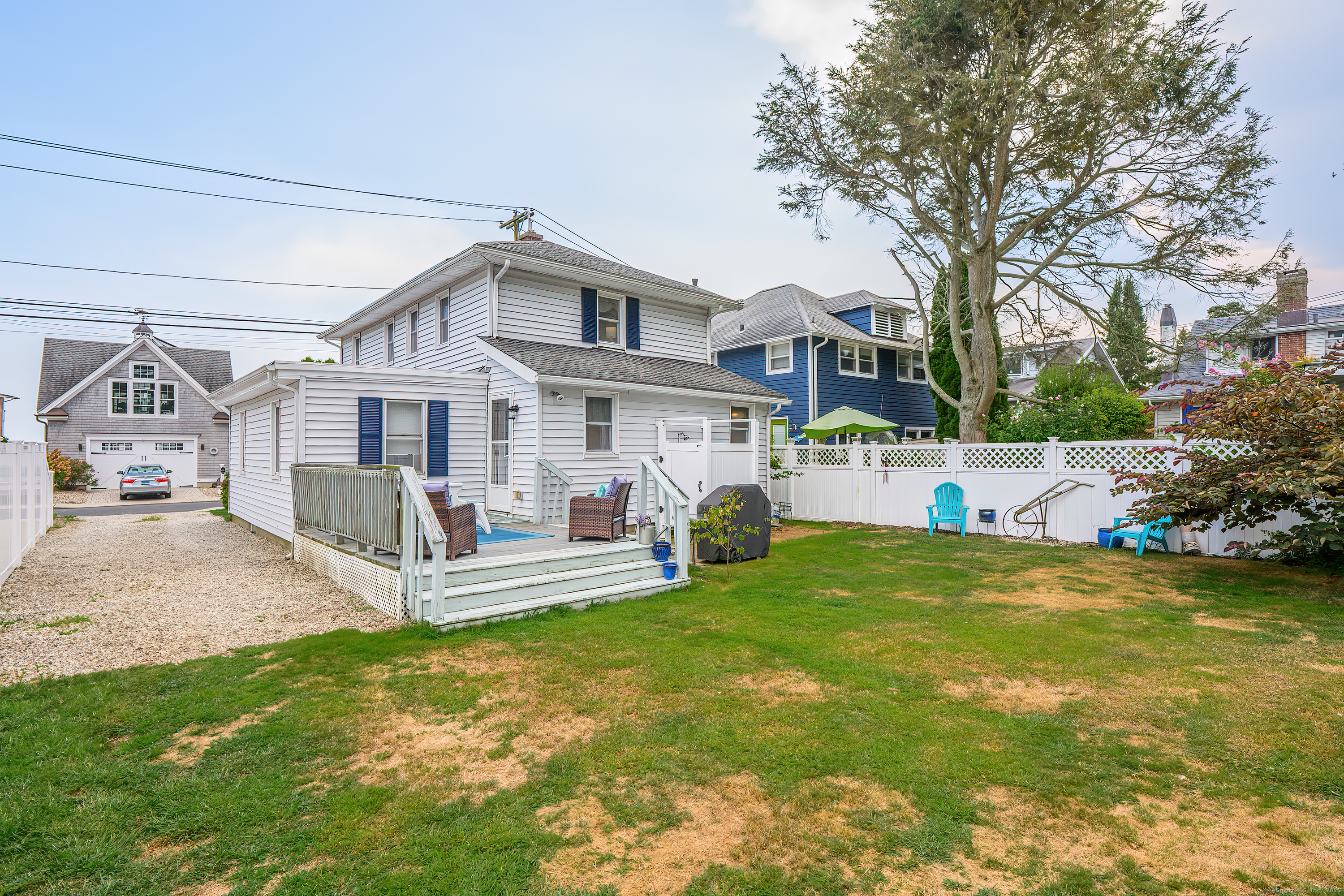 Milford, Connecticut, 06460, United States, 3 Bedrooms Bedrooms, ,2 BathroomsBathrooms,Residential,For Sale,1942157