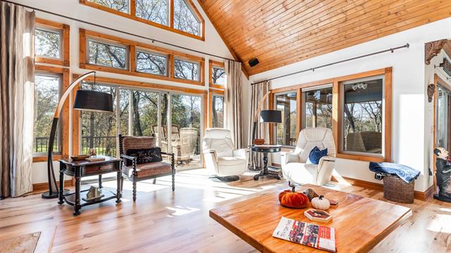 Galena, Illinois, 61036, United States, 3 Bedrooms Bedrooms, ,4 BathroomsBathrooms,Residential,For Sale,1971228